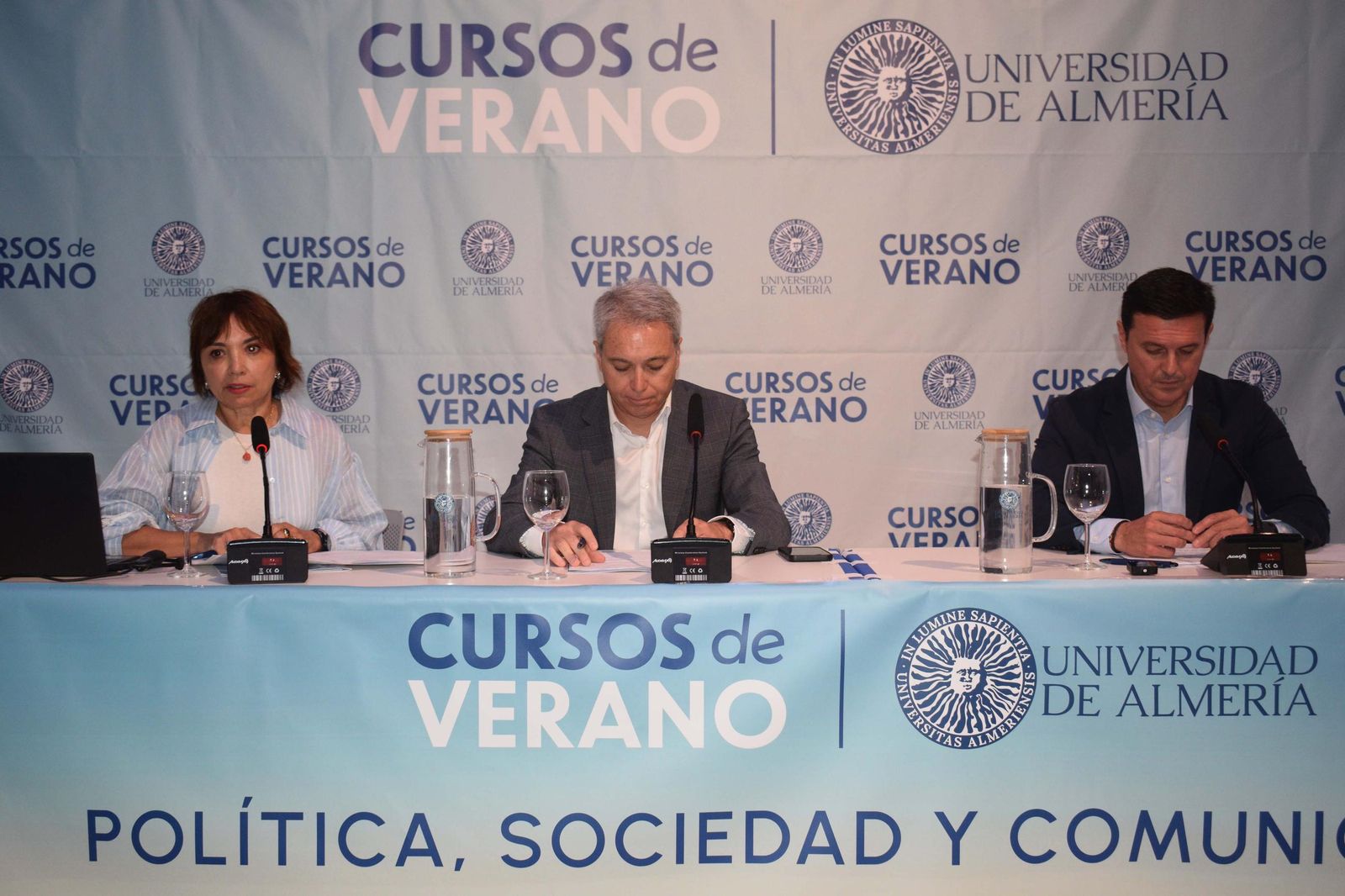 Vicente Vallés en los Cursos de Verano de la UAL.