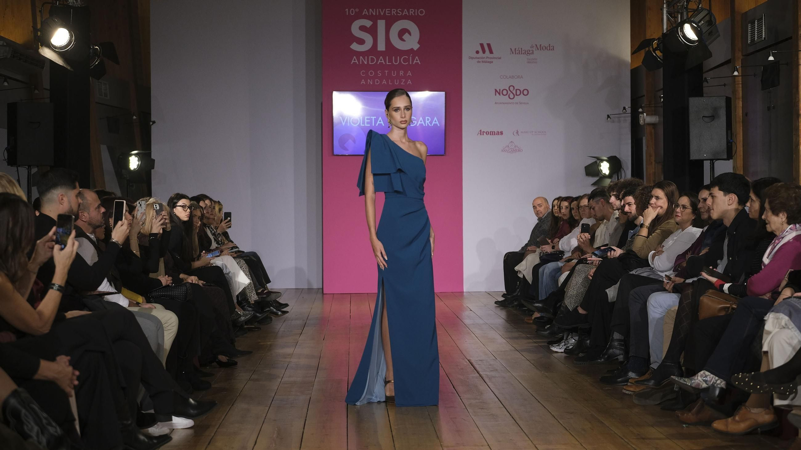 Sobriedad y minimalismo en las invitadas de Violeta Vergara