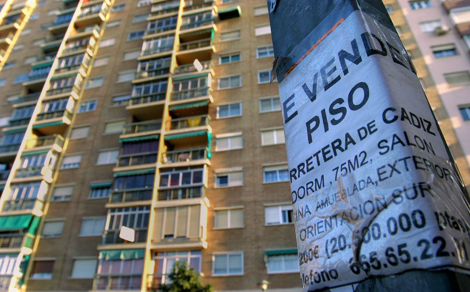 Anuncio de venta de un piso en la carretera de Cádiz