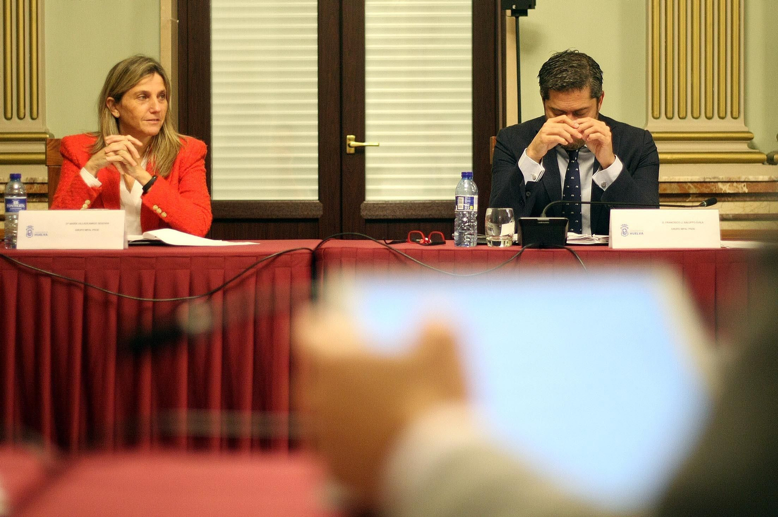 Imágenes del pleno del Ayuntamiento de Huelva