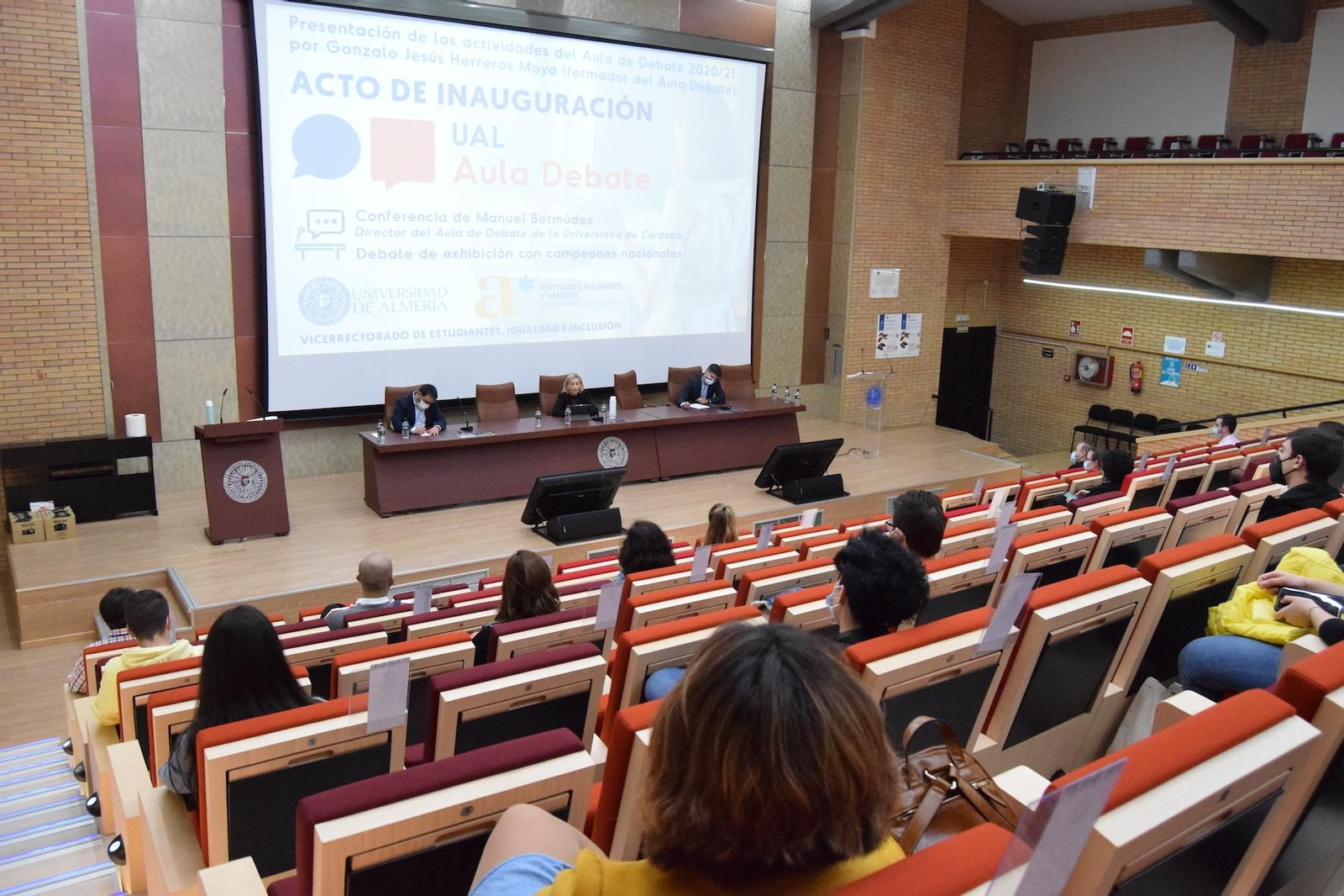 La UAL pone en marcha su Aula de Debate para formar a los ciudadanos del futuro