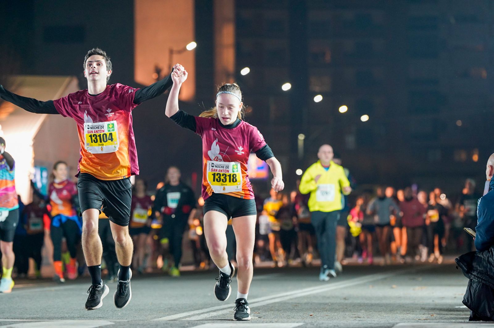 En imágenes: búscate en tu llegada a meta de la Carrera de San Antón 2026 (15)