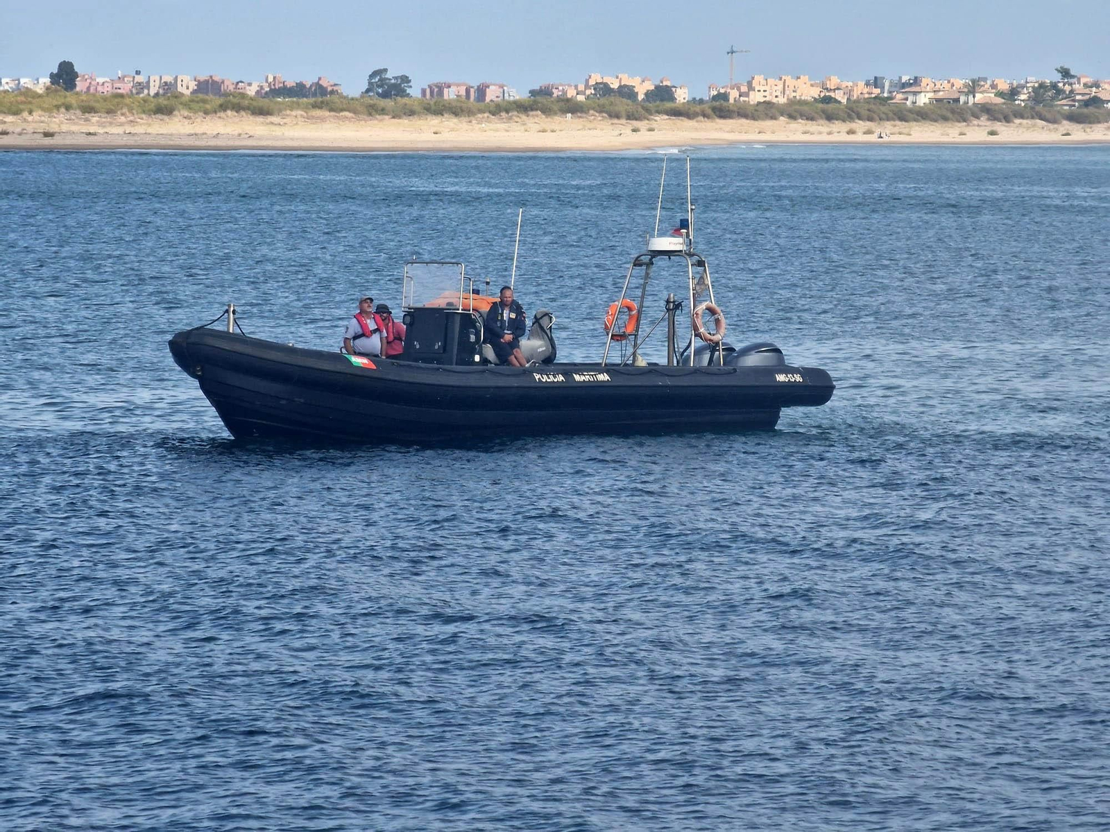 Labores de búsqueda por parte de la Policía Marítima Portuguesa, este miércoles en el Guadiana Labores de búsqueda por parte de la Policía Marítima Portuguesa, este miércoles en el Guadiana
