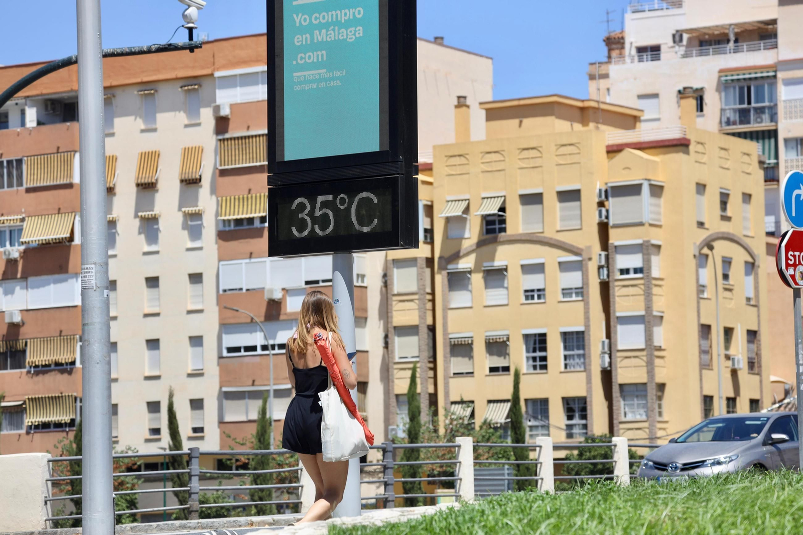Cuarto y último día de terral en Málaga, que ha vivido varias jornadas con aviso por altas temperaturas.