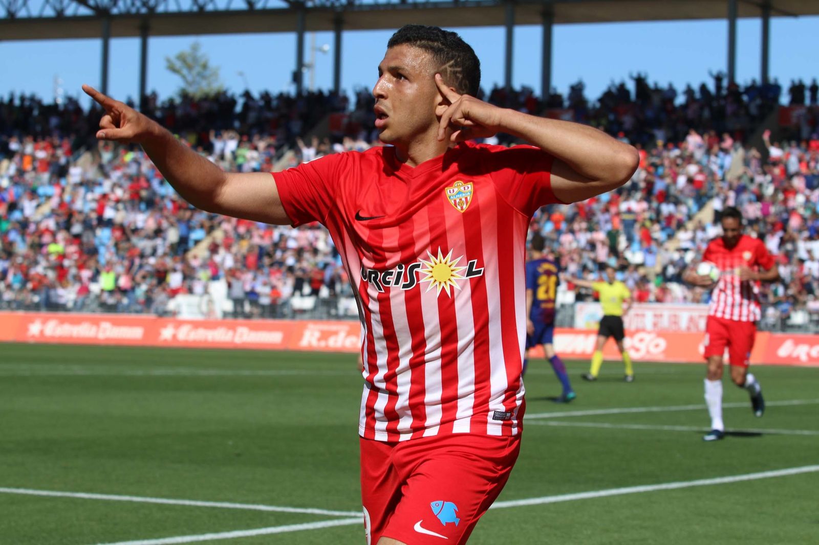 Hicham celebra el tanto de la victoria del Almería.