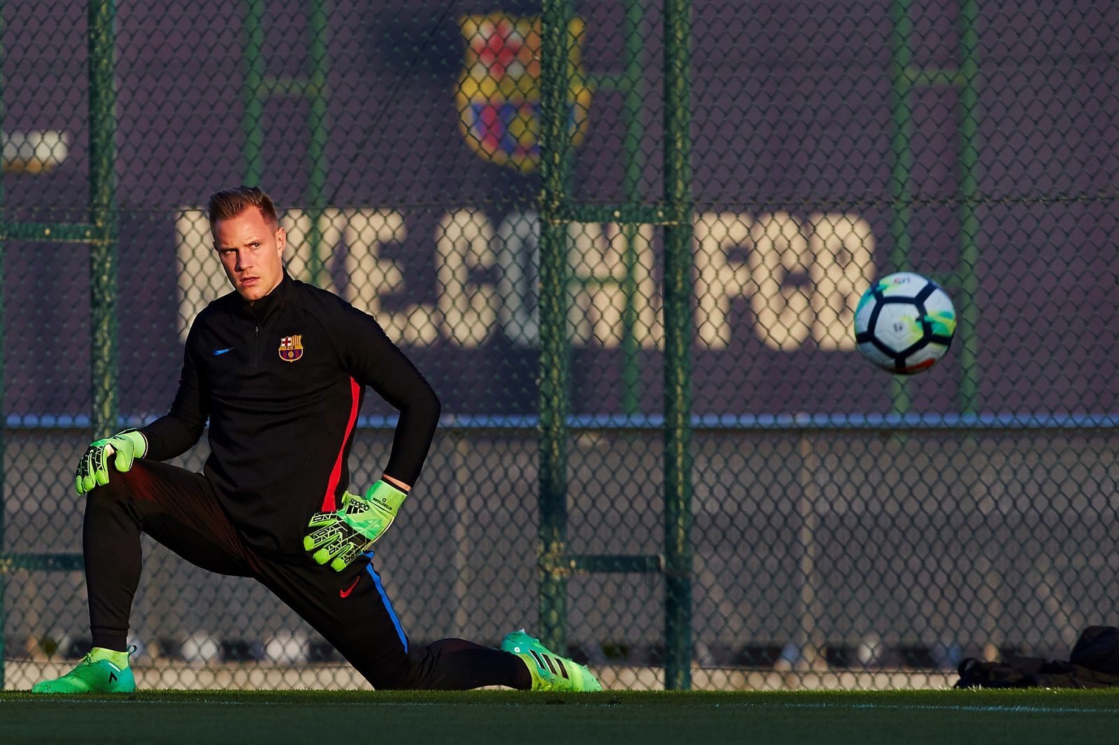 Ter Stegen, durante el entrenamiento de la plantilla azulgrana.