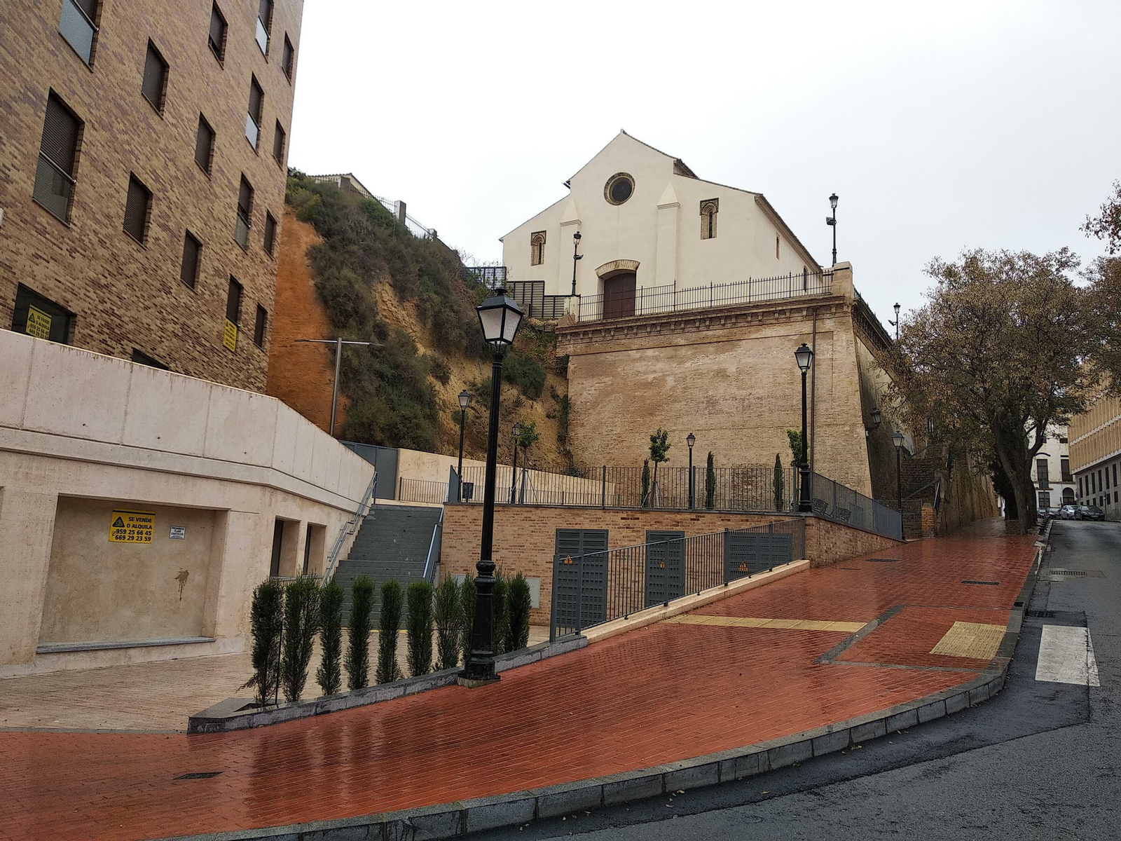Huelva recupera un espacio singular junto a SanPedro con el arreglo de la calle Daoiz