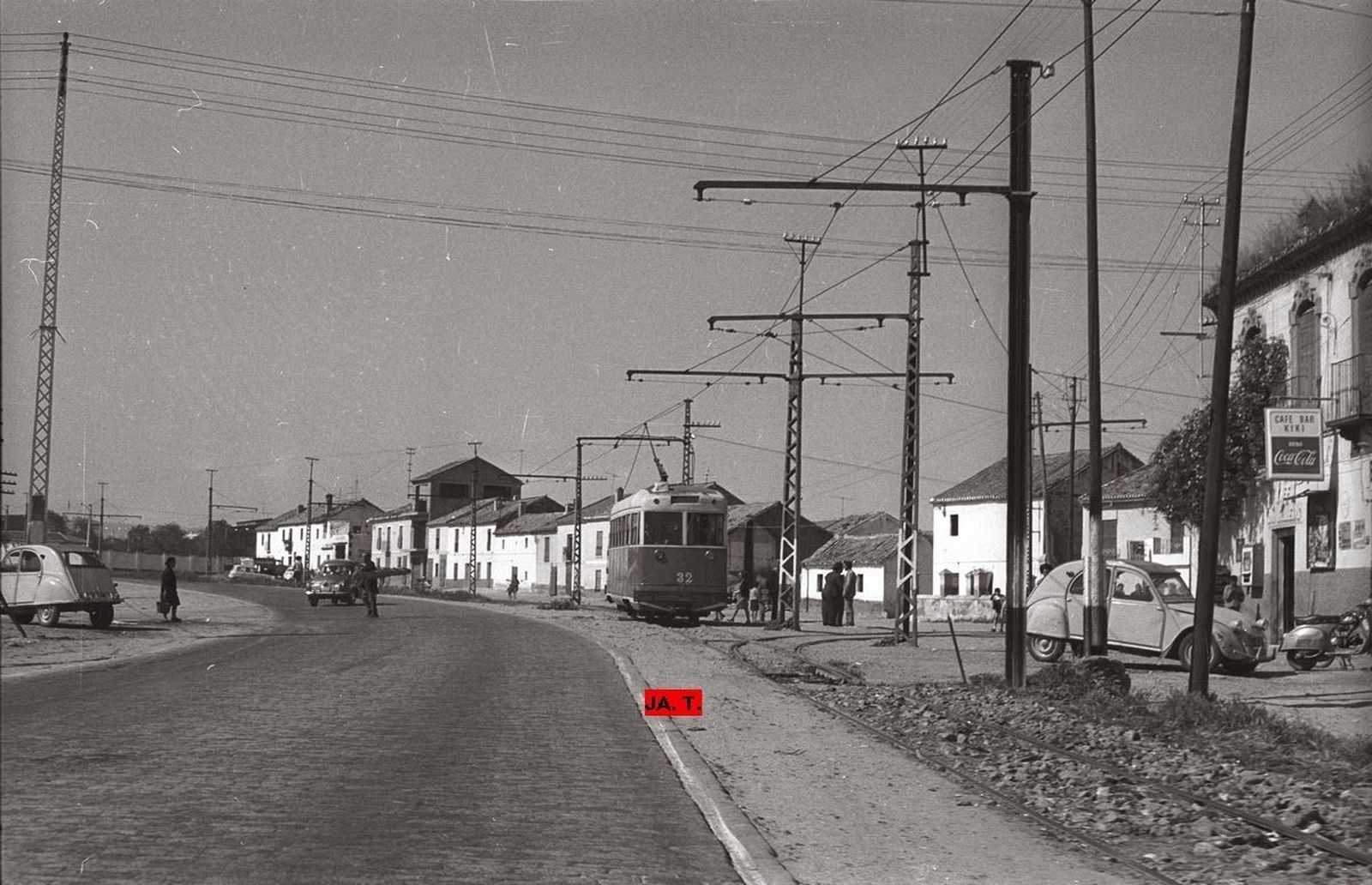 Imagen de 1960 donde se aprecia el adoquinado.