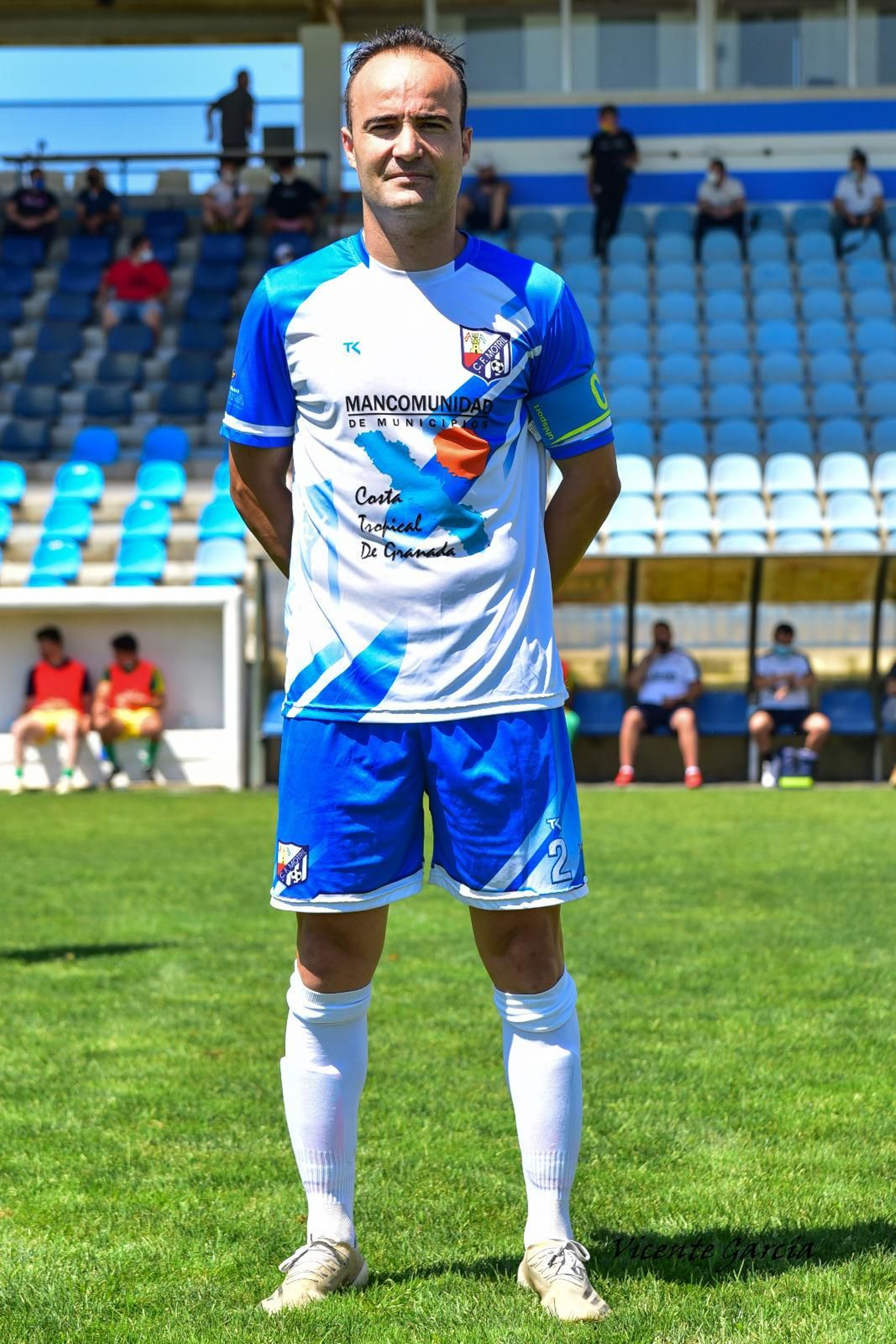 El mojonero, con el brazalete de capitán.