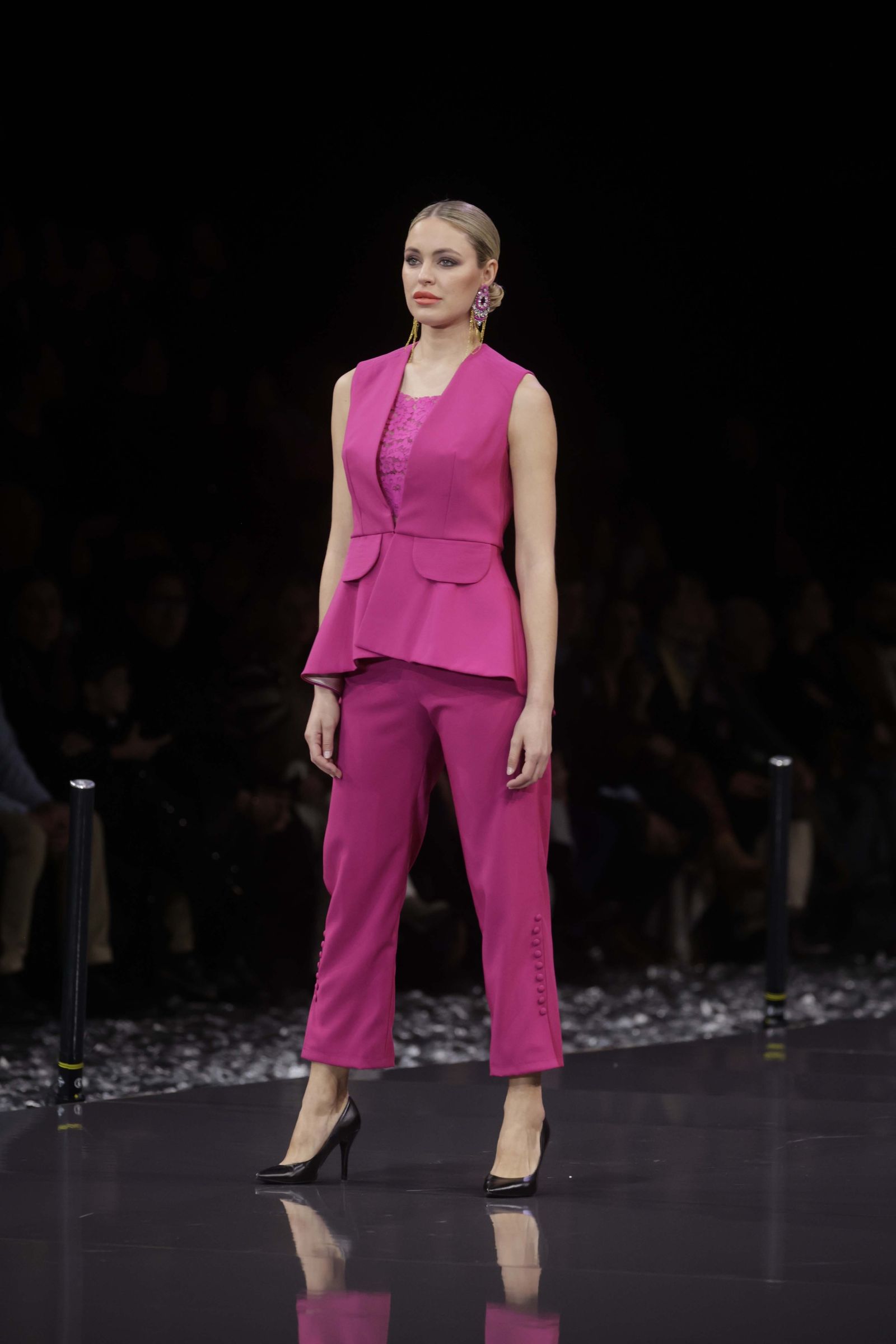 El desfile de Pilar Rubio en SIMOF 2023, todas las fotos