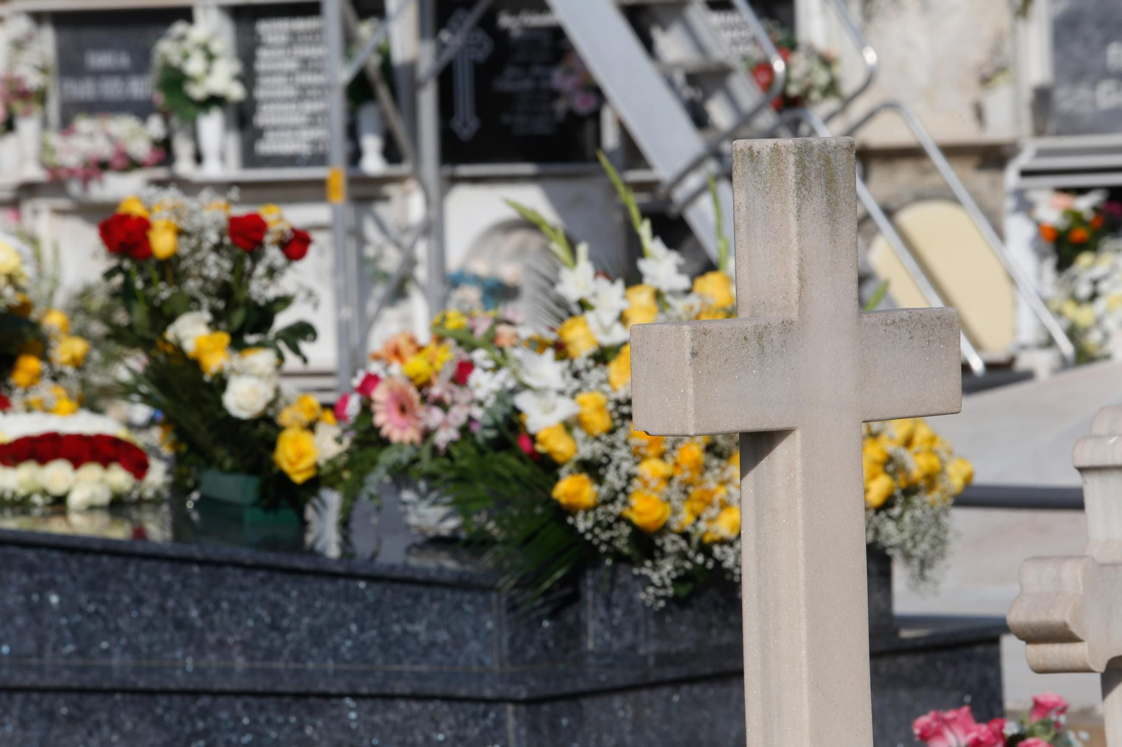 El cementario viejo de Algeciras durante el Día de Todos los Santos.