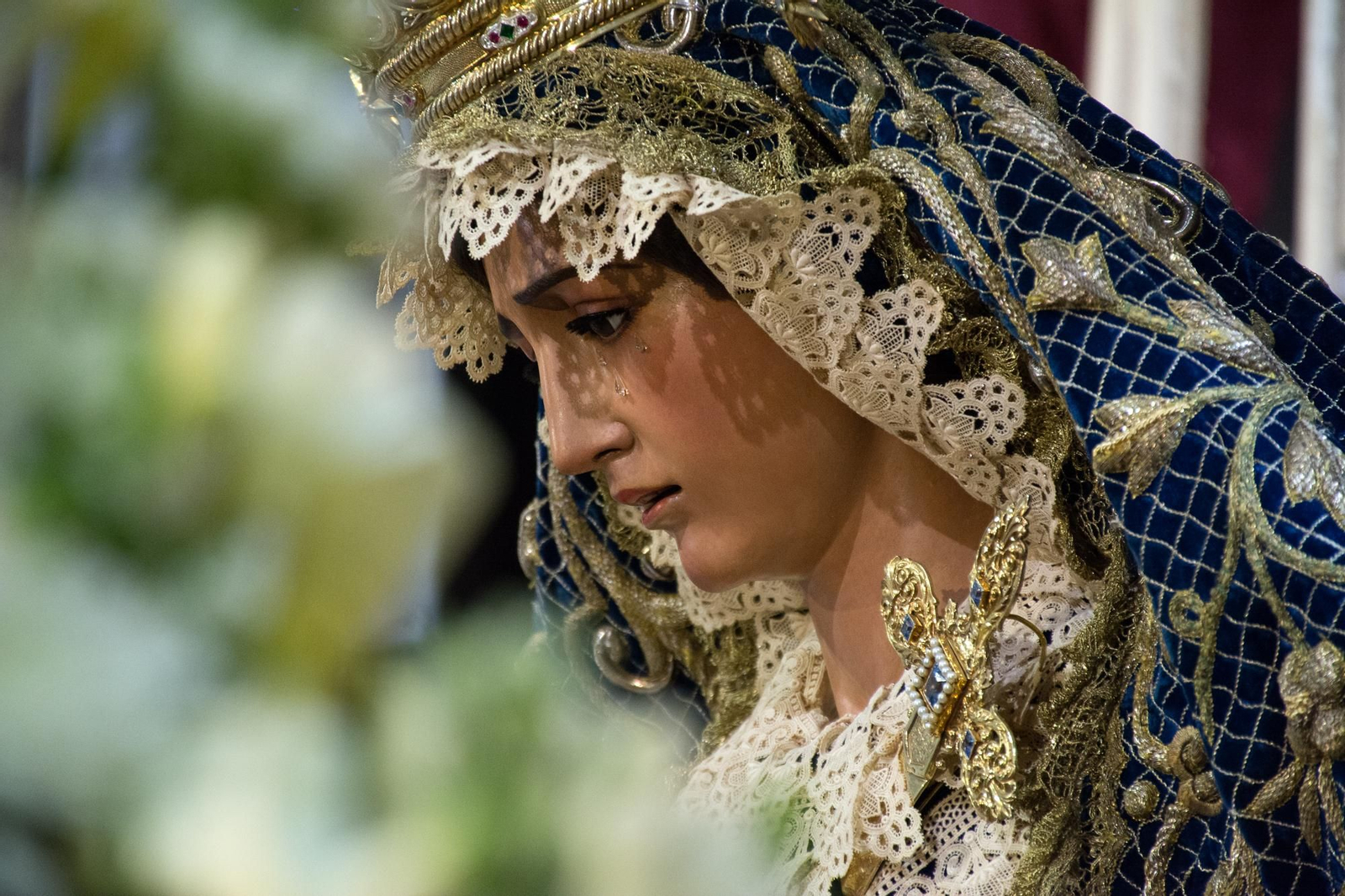 Perfiles de Domingo de Ramos en el besamanos de la Hiniesta