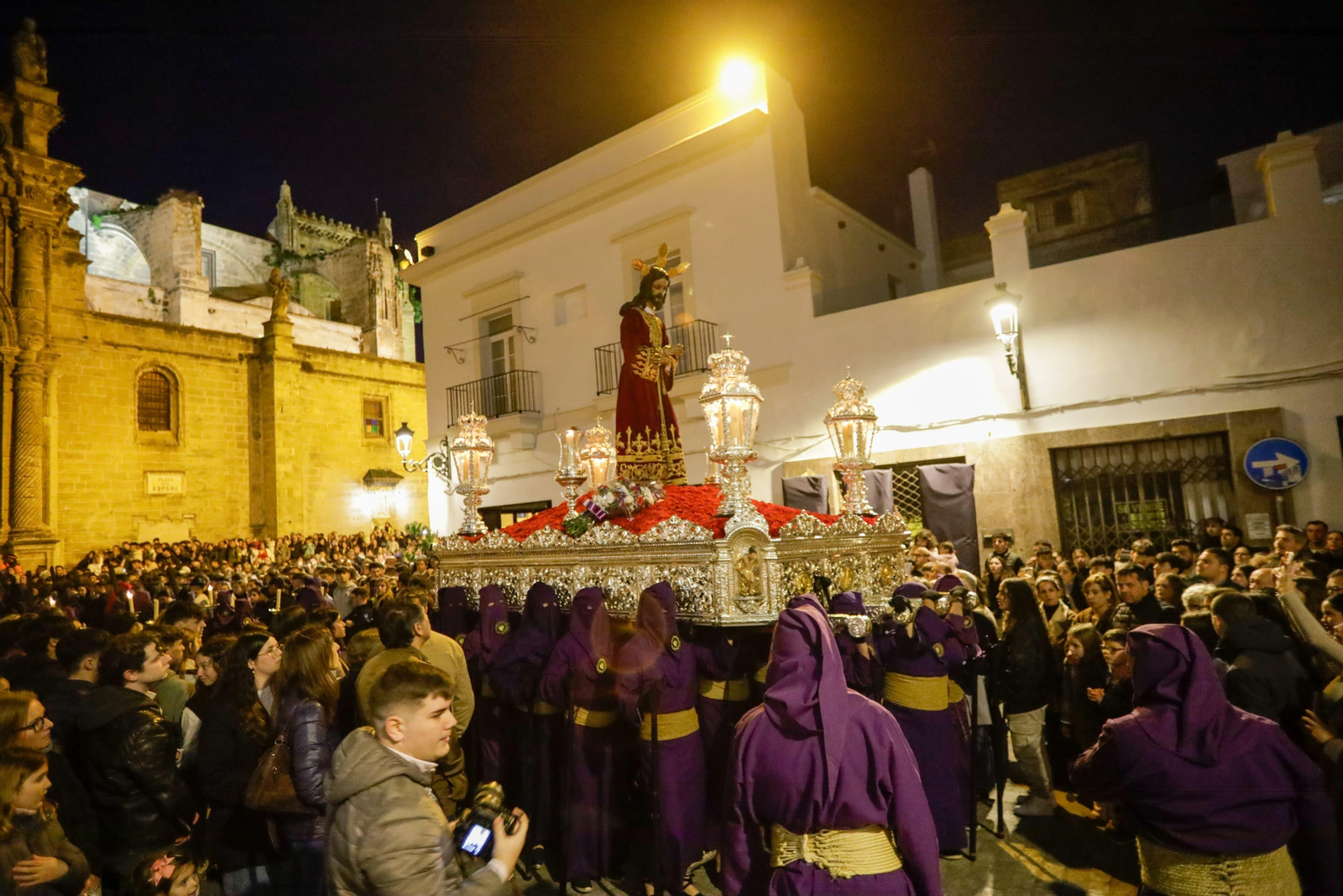 Las imágenes de la Semana Santa 2024 en El Puerto: Dolor y Sacrificio