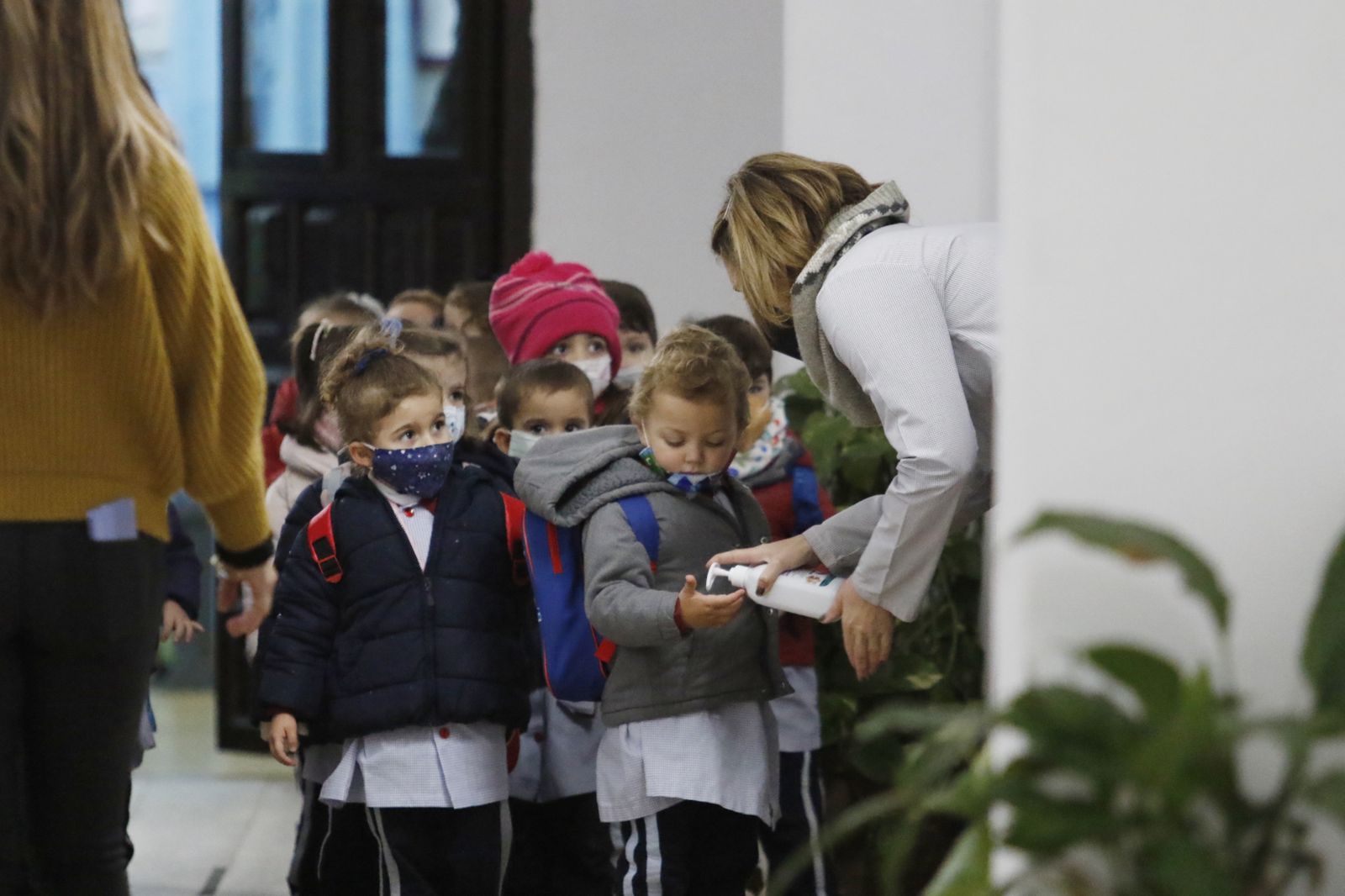 Las imágenes de la vuelta al colegio en Córdoba tras las vacaciones de Navidad