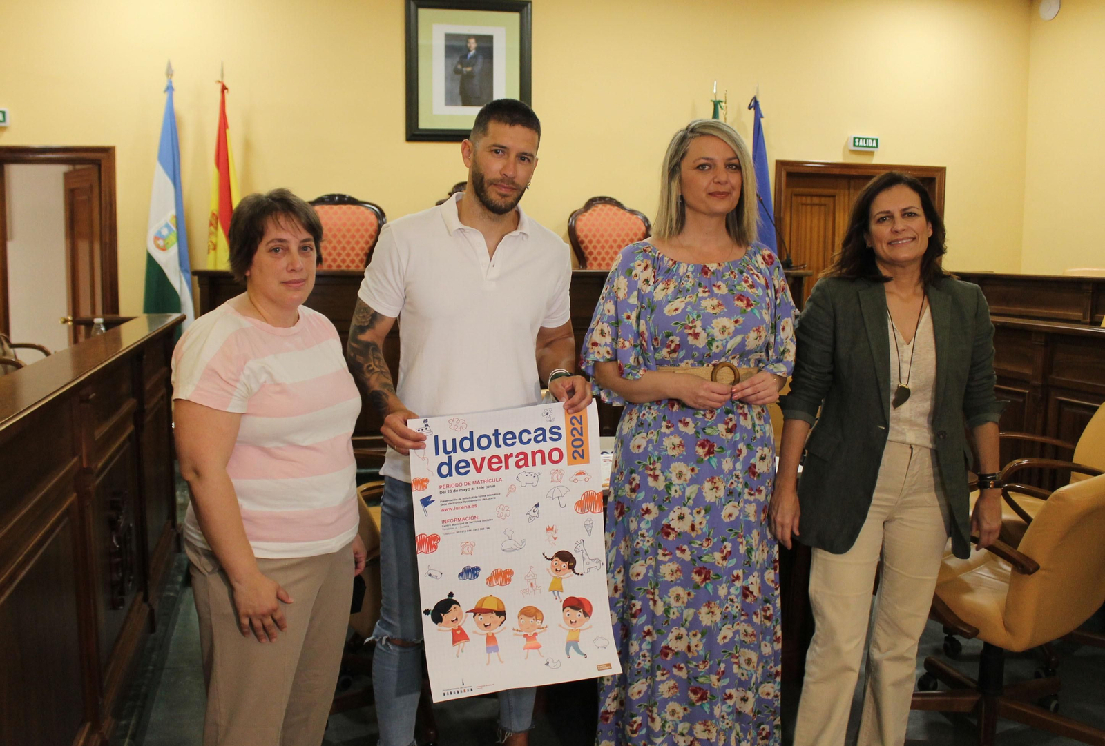 Asistentes a la presentación de las ludotecas infantiles de verano de Lucena.