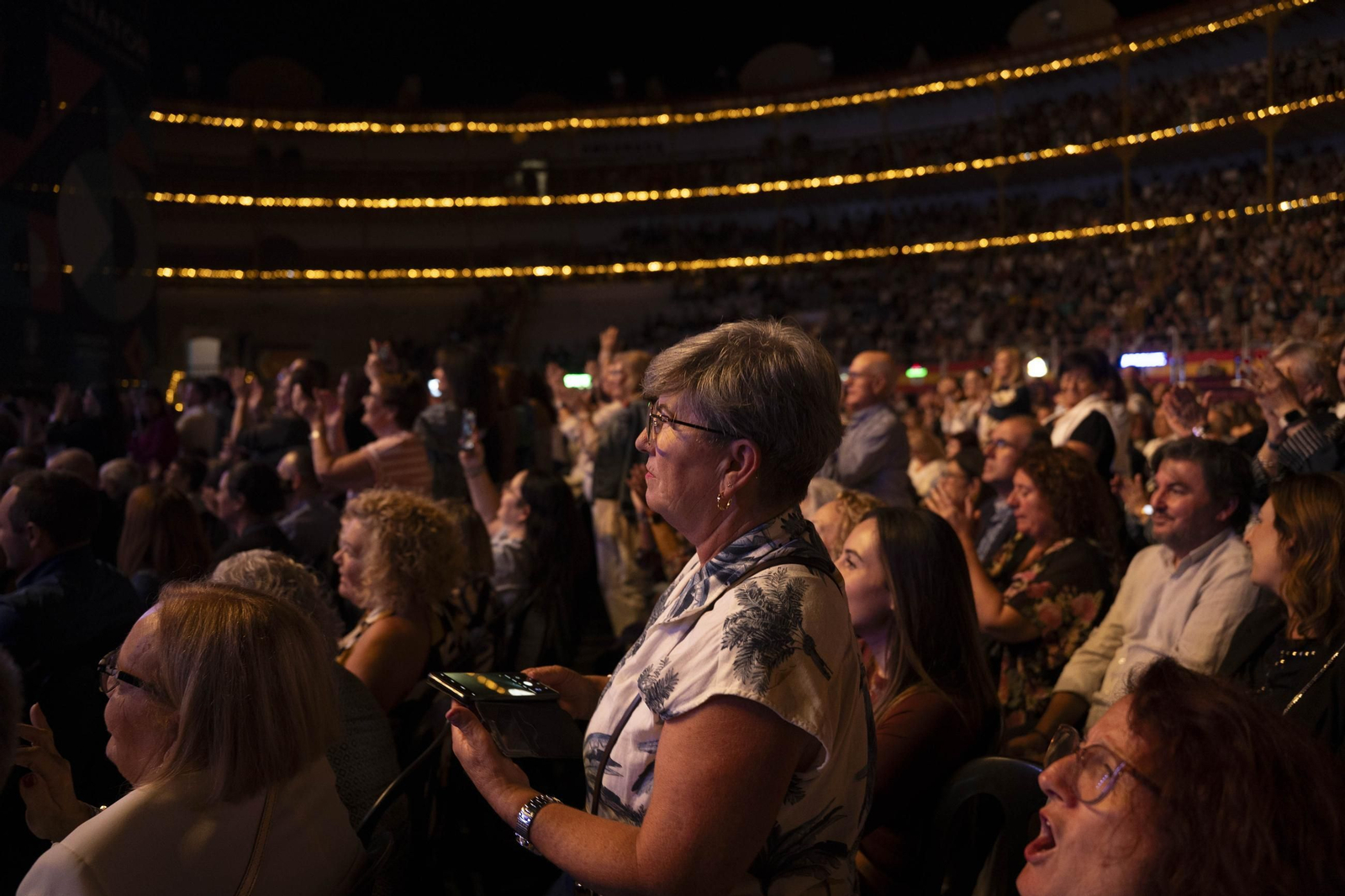 Las mejores imágenes del concierto de Raphael en la plaza de toros de Almería