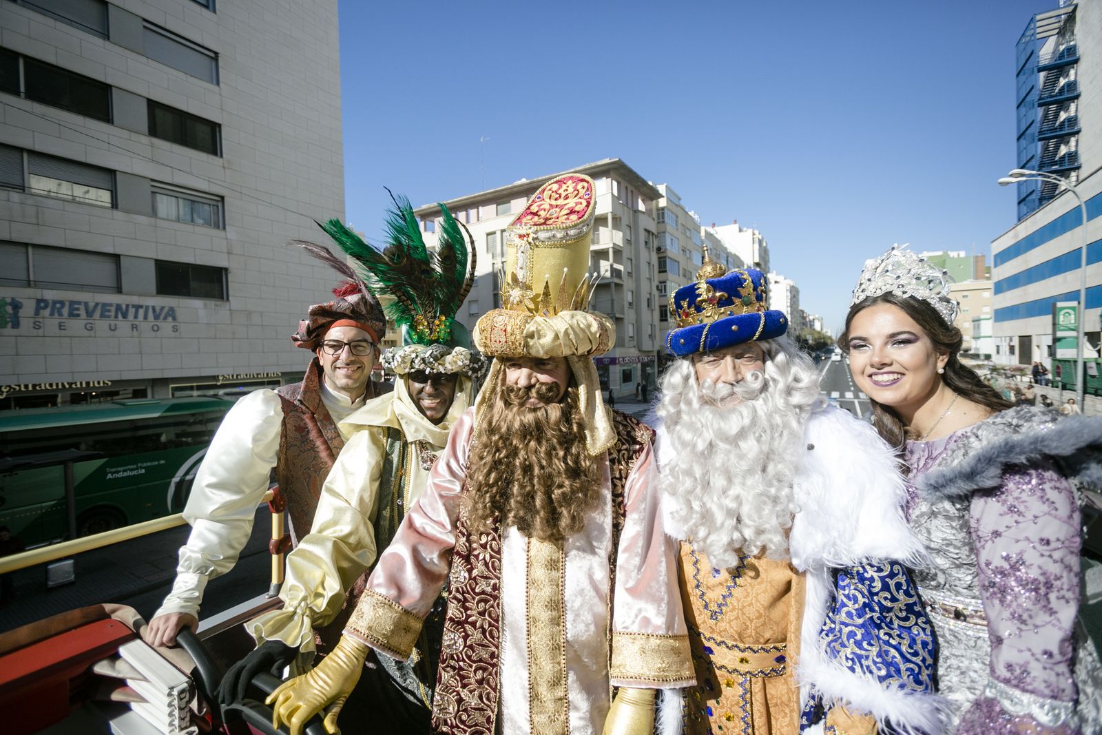 Imágenes de la intensa mañana de los Reyes Magos en Cádiz