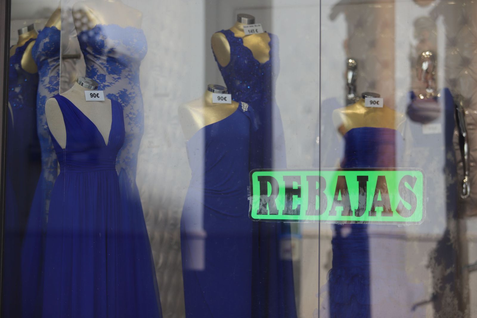 Imágenes de las rebajas de verano en la nueva normalidad