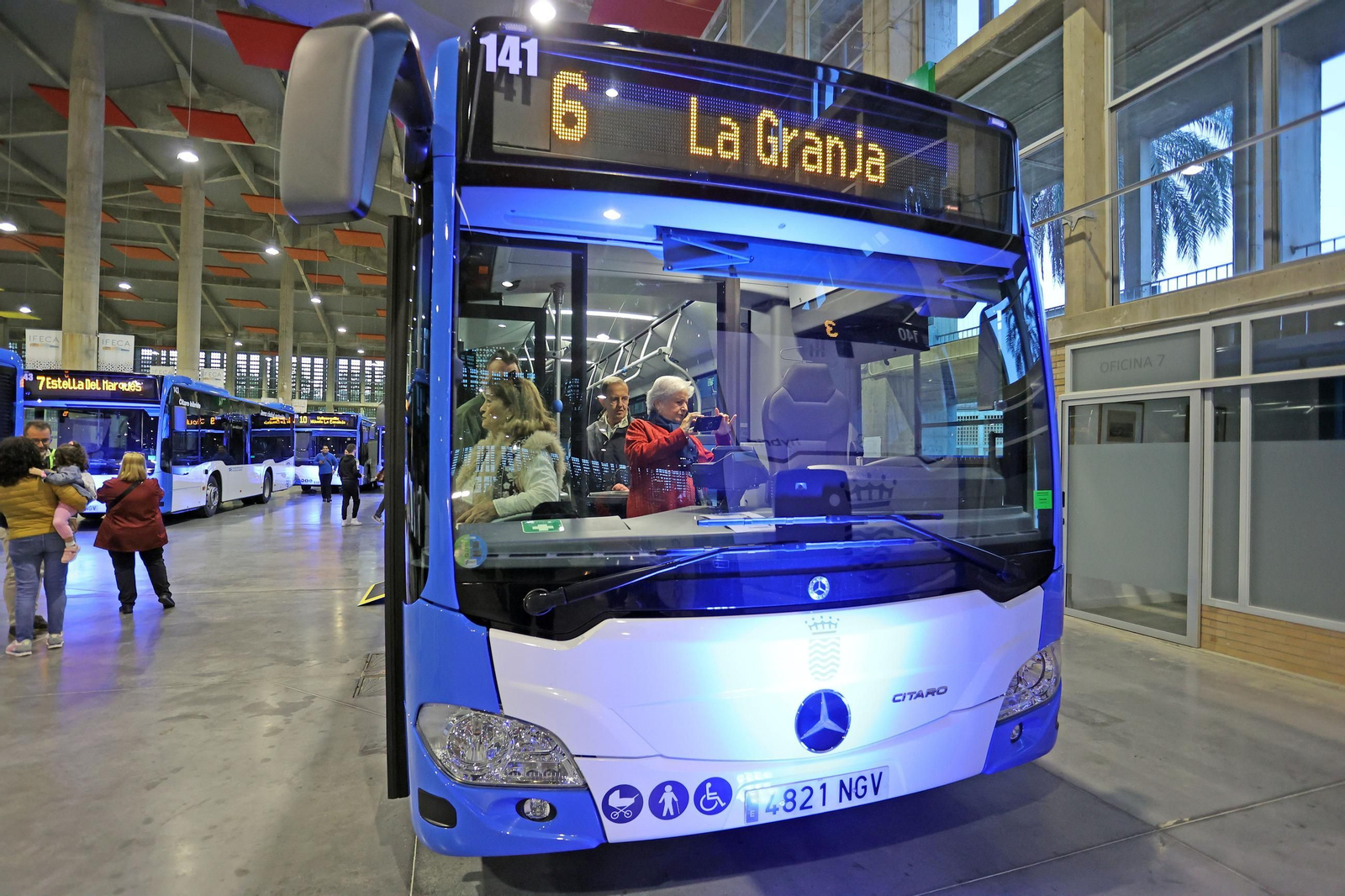 Uno de los nuevos autobuses que tiene el servicio, durante su presentación en Ifeca.