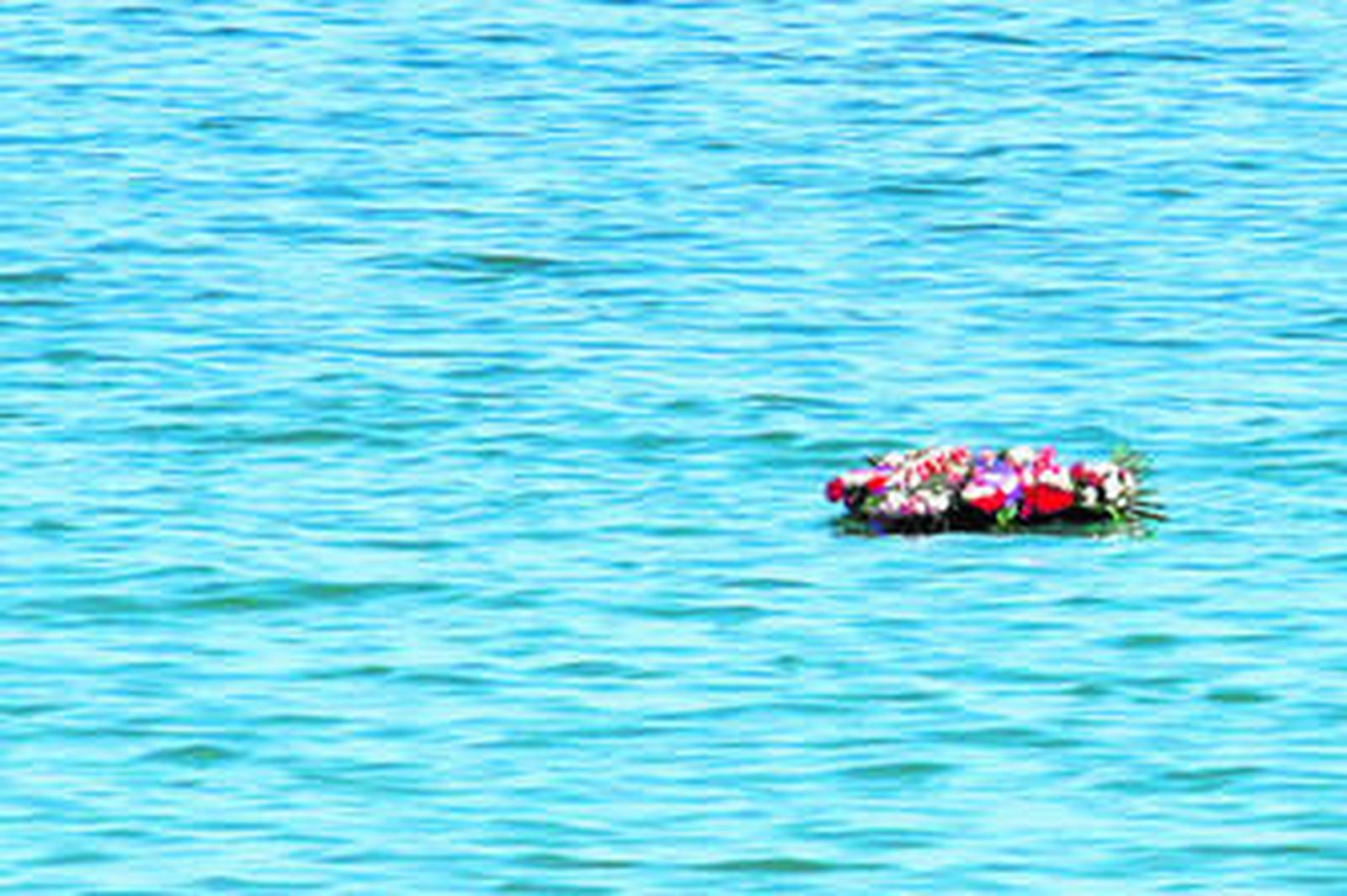 Una corona en el mar