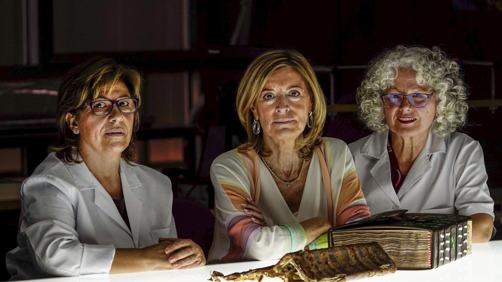 Ana Olmo, Ana Verdú y Pilar Moriel posan en el taller.