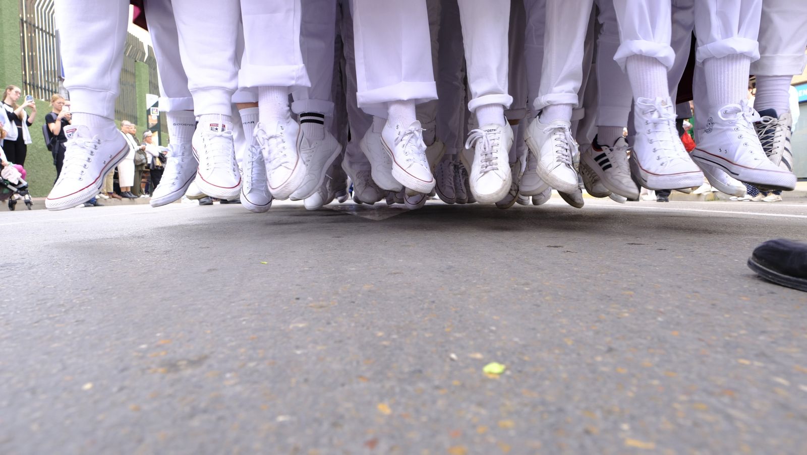 La Borriquita procesiona por las calles de Almería, en imágenes