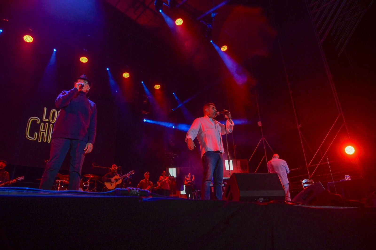 Así fue el concierto, bajo la lluvia, de Los Chichos en Granada