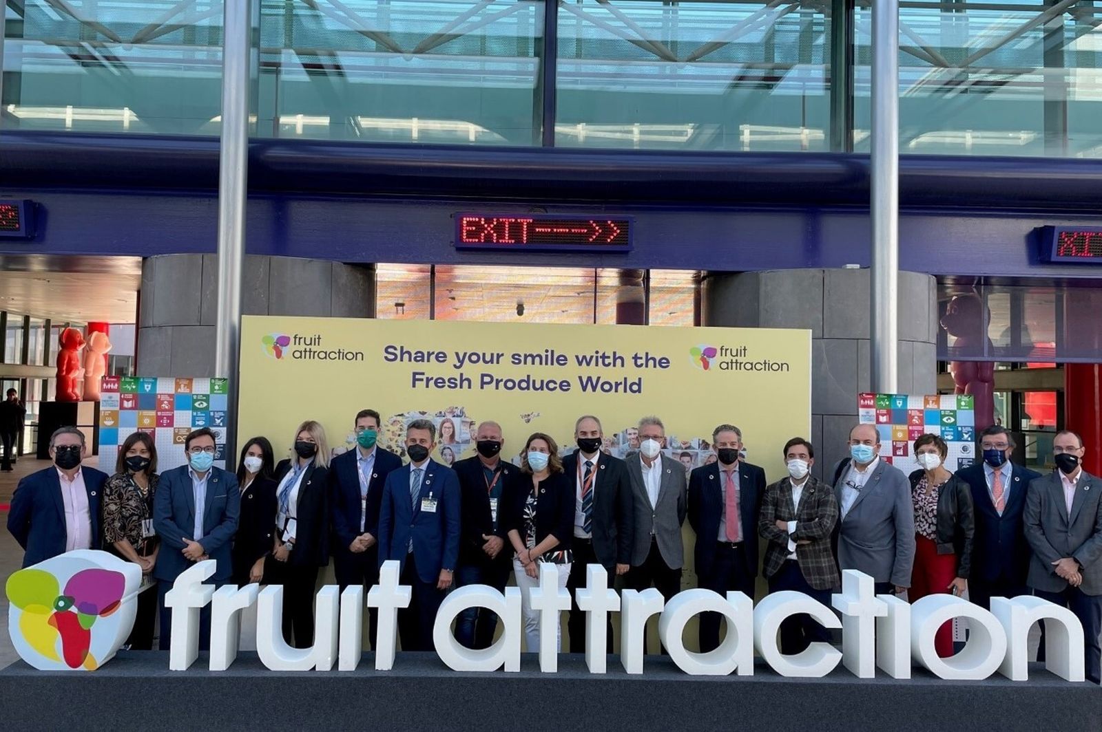 Anecoop en la foto de familia de las empresas de reciente adhesión a la Red Española del Pacto Mundial por la Sostenibilidad, presentes en la pasada edición de Fruit Attraction.