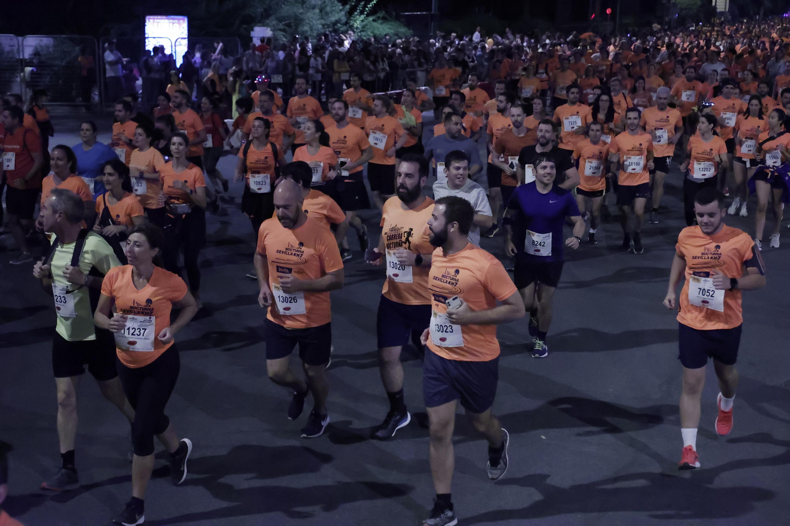 Búscate en la Carrera Nocturna de Sevilla (8)