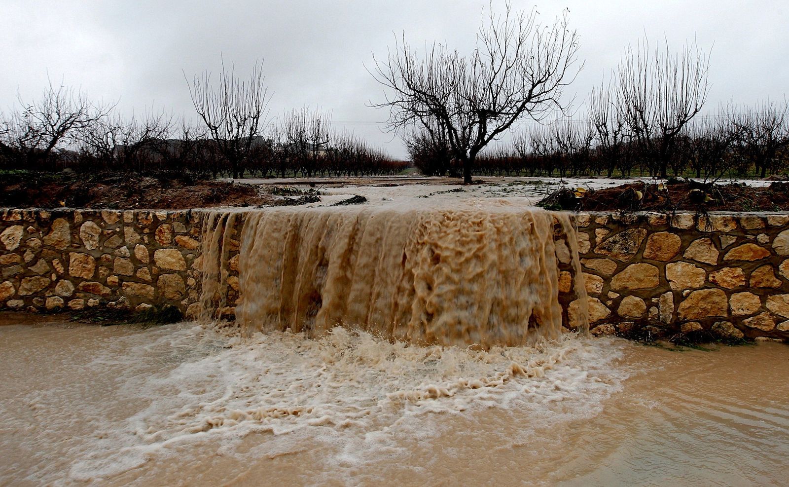 Desbordamiento del río Clariano a su paso por Ontinyent.
