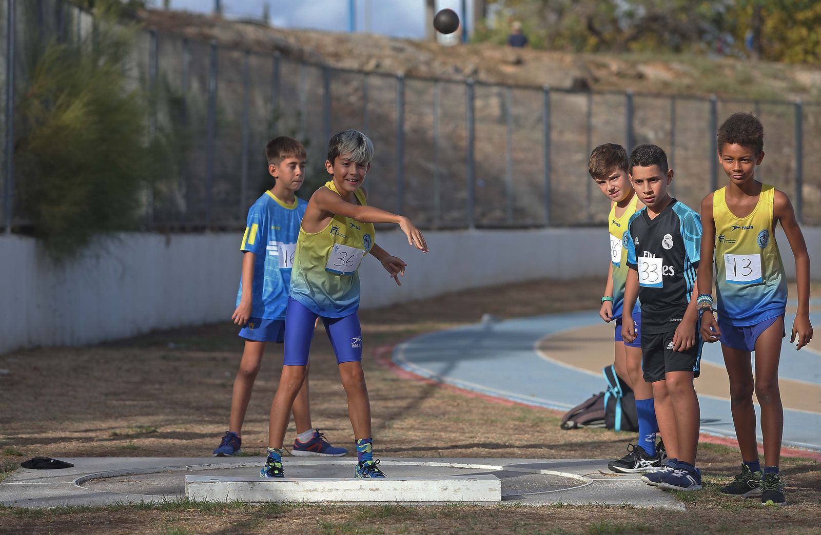 Los juegos municipales de atletismo sub-12 de Algeciras, en imágenes