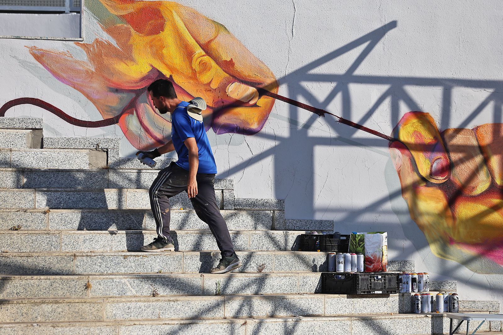 Imágenes de la muestra de arte urbano en la Plaza del Titan de Huelva