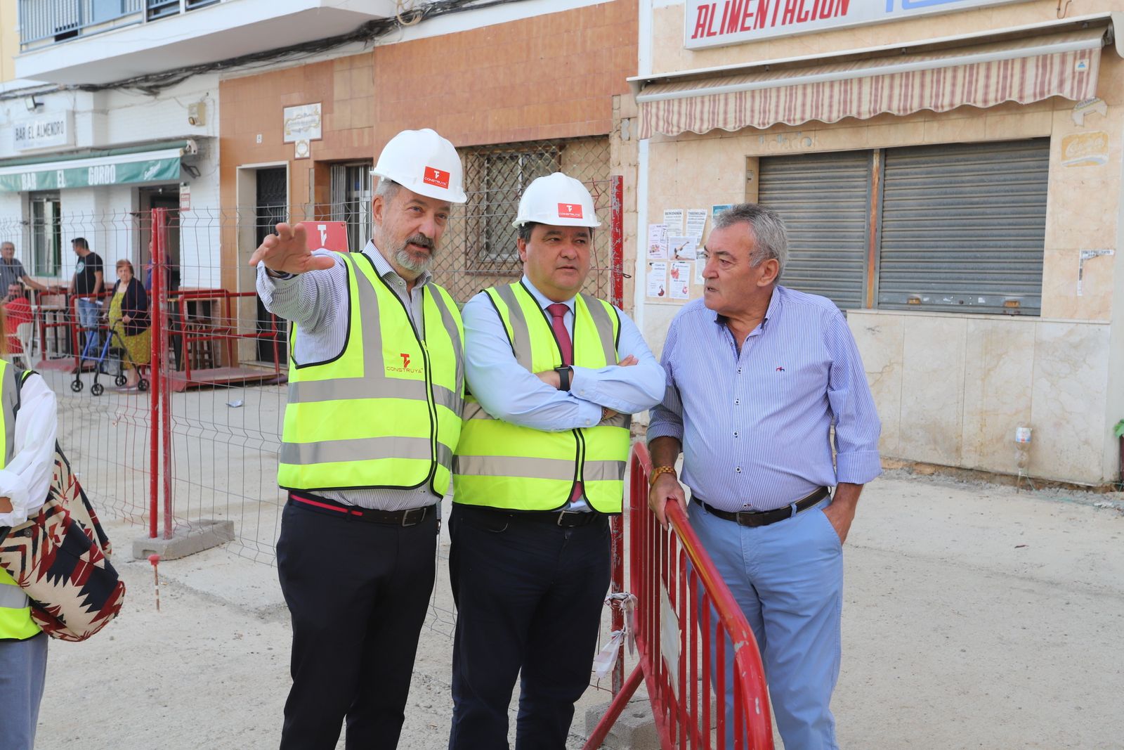 Las obras de peatonalización de la Plaza de Los Dolores, en imágenes