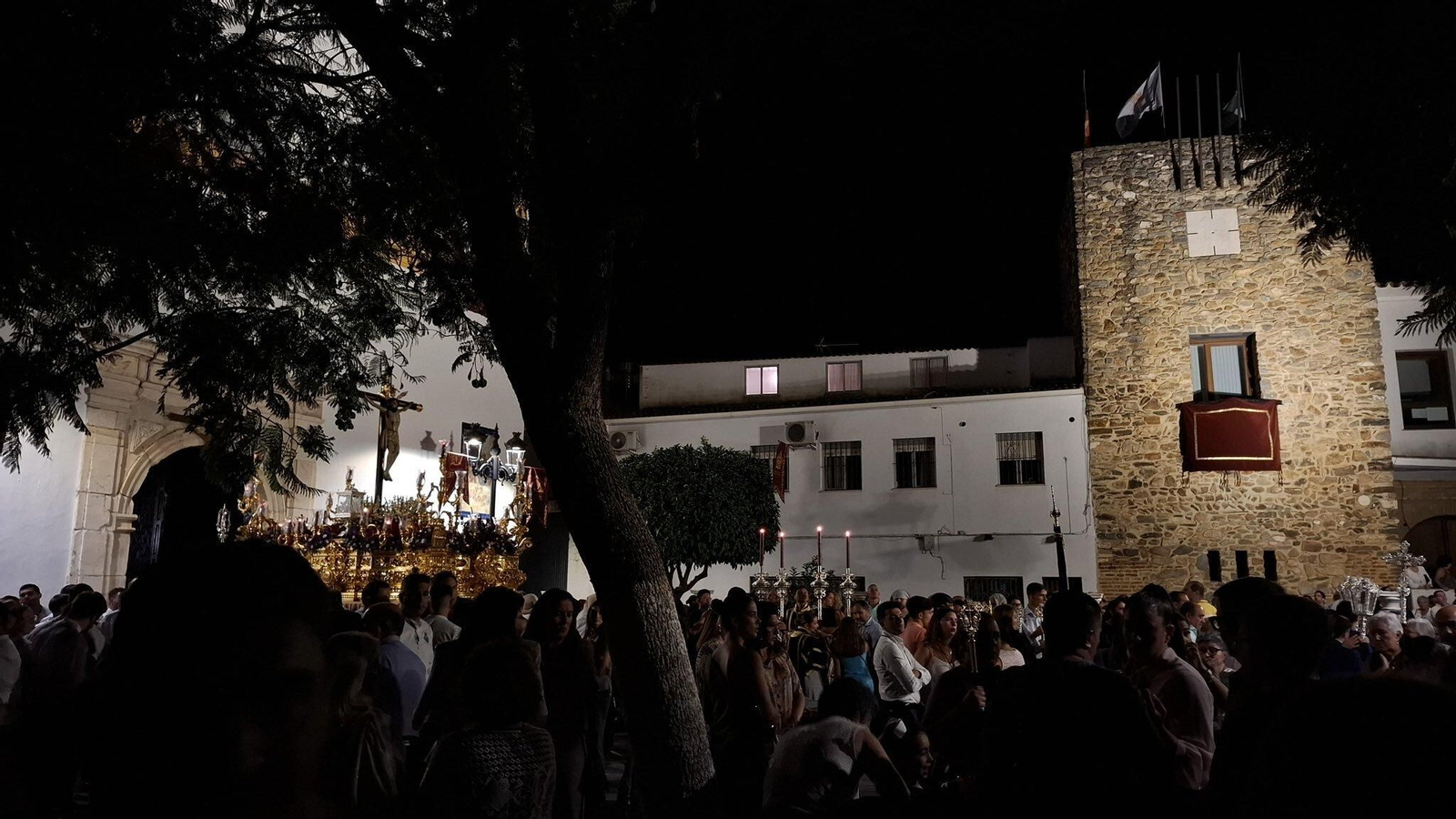 El Santísimo Cristo del Crucero, durante su salida este sábado