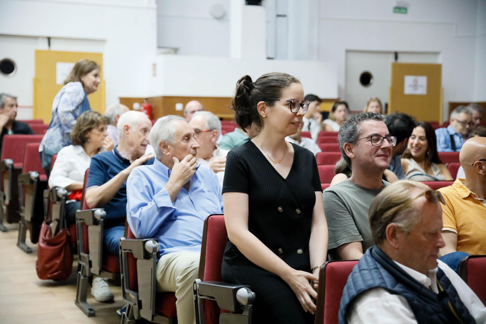 Imágenes de la presentación del documental "Almagrera, un sueño minero" en la biblioteca Villaespesa de Almería