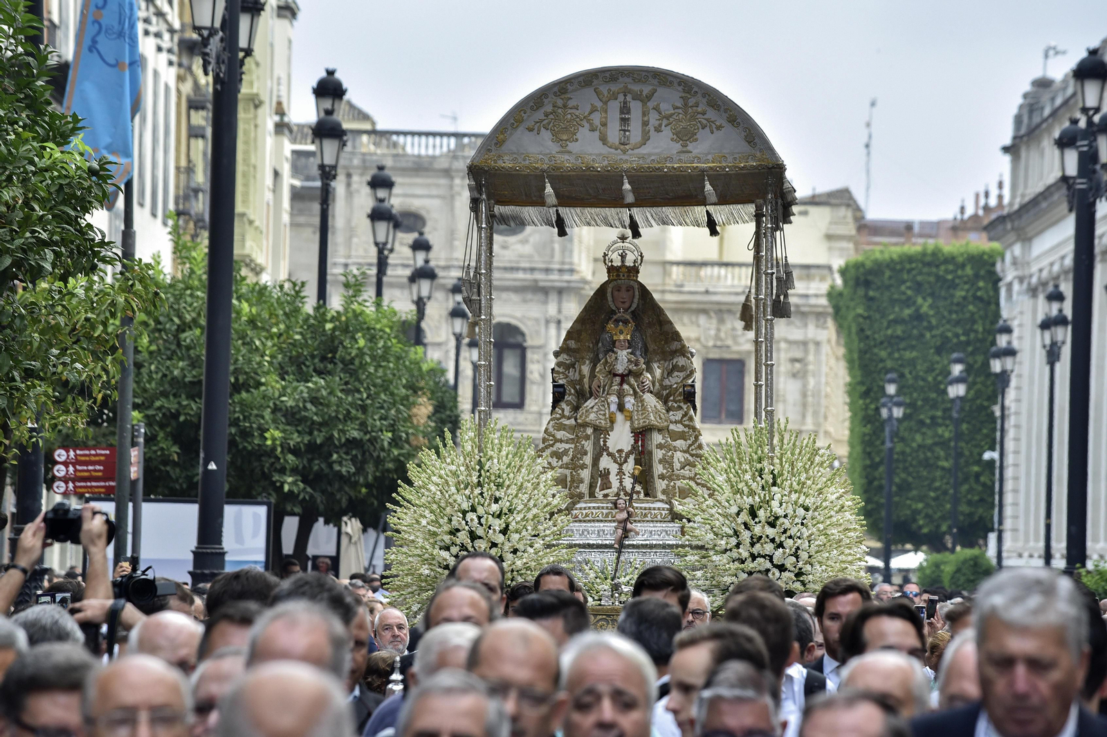 La procesión de la Virgen de los Reyes, en imágenes