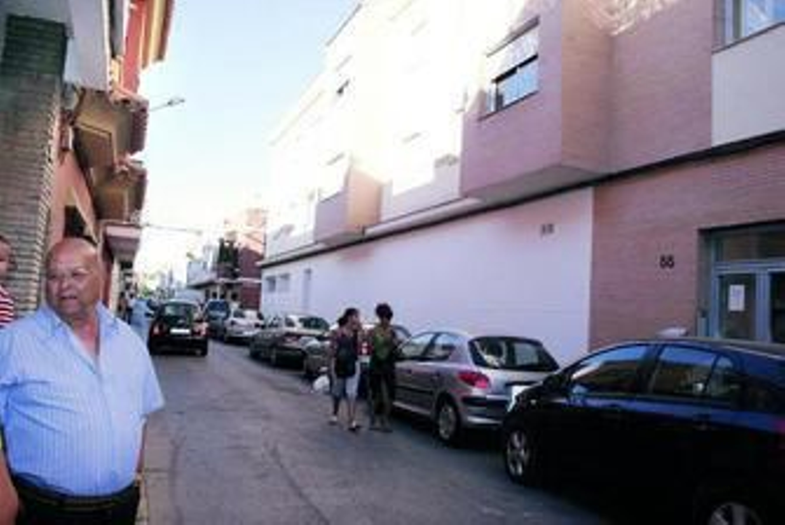 En este edificio de la calle Revolera, en El Puerto, residió Carmen Bousada desde antes incluso del nacimiento de sus dos hijos.