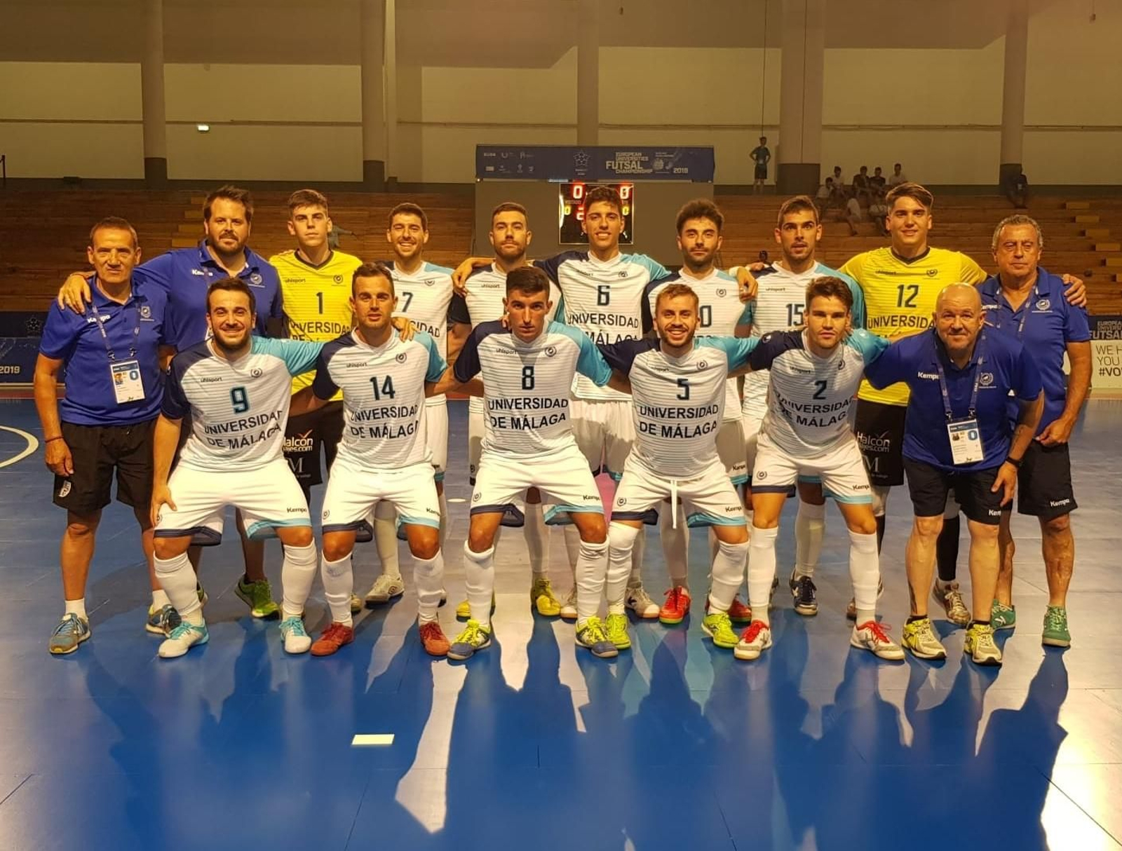 Jugadores de la UMA en el europeo universitario de fútbol sala de Braga.