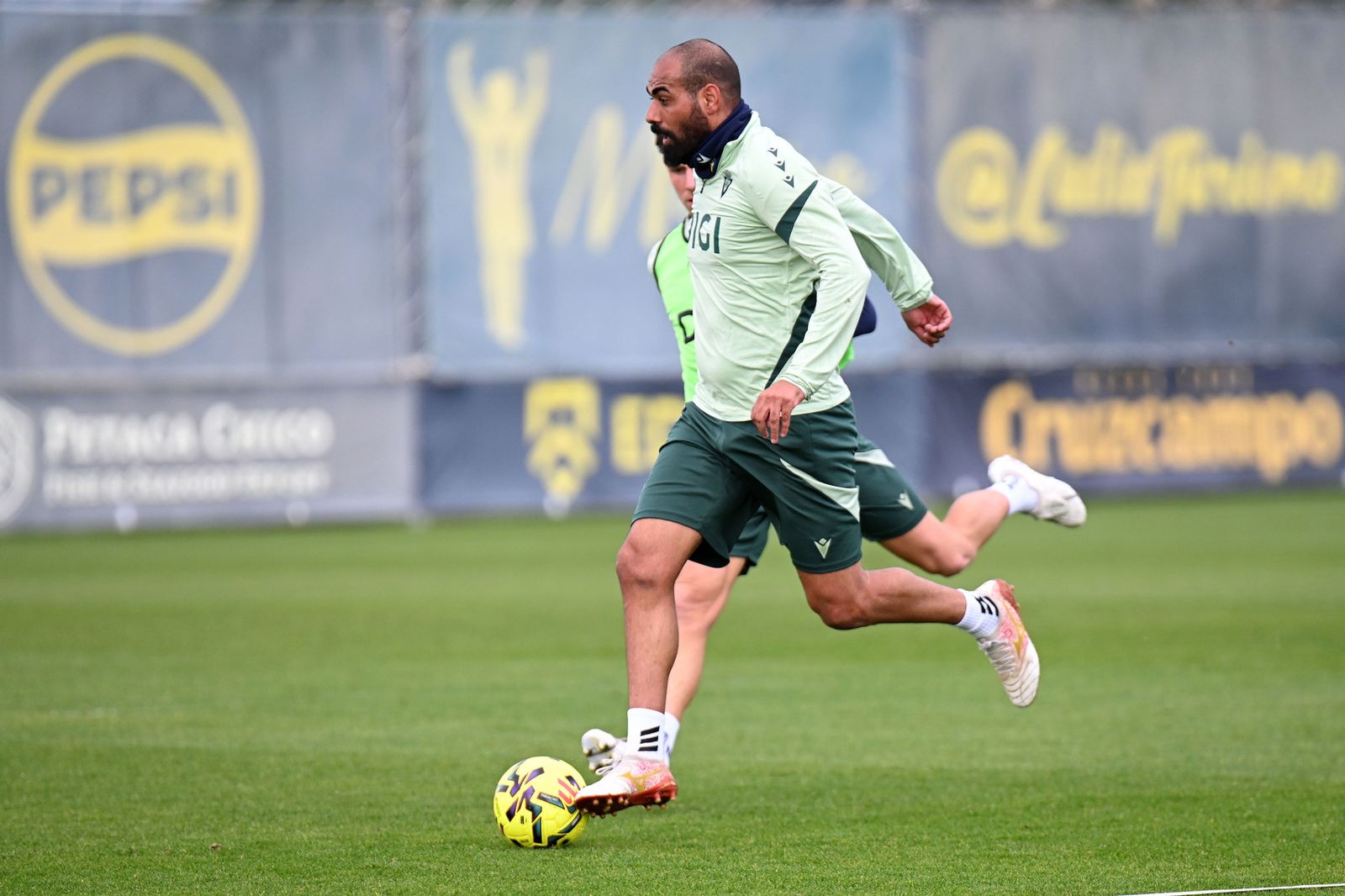 Fali, en acción en el primer entrenamiento de esta semana.