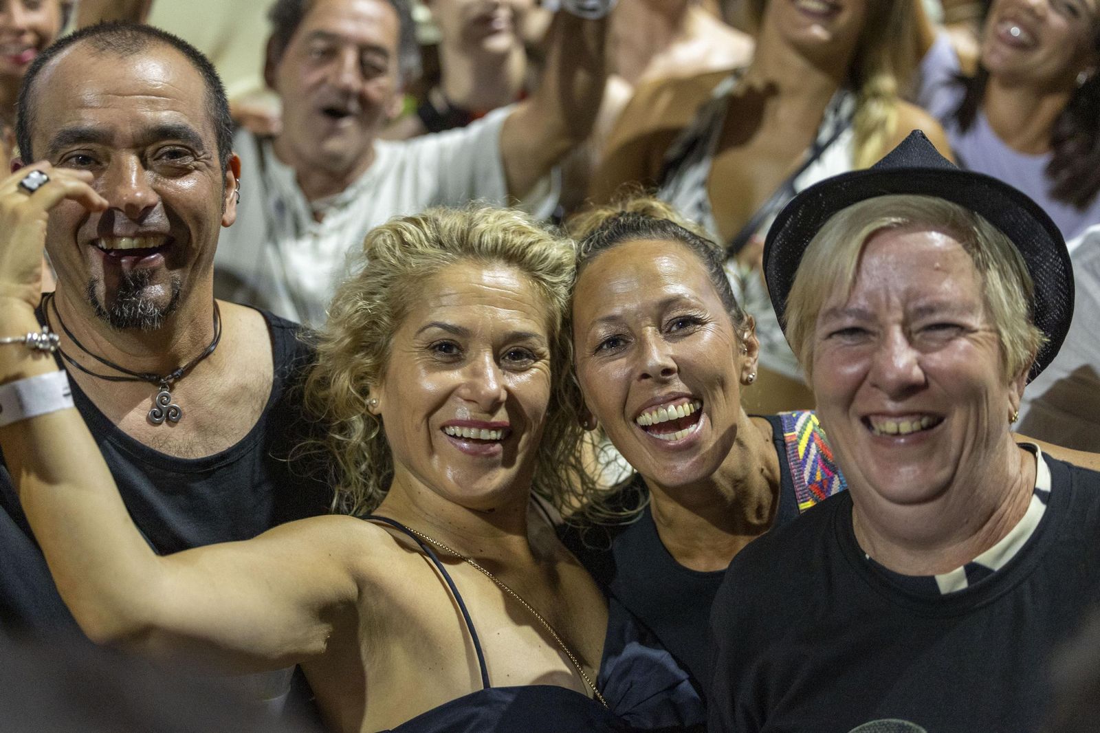 Búscate en el concierto de El Barrio en Concert Music en Chiclana