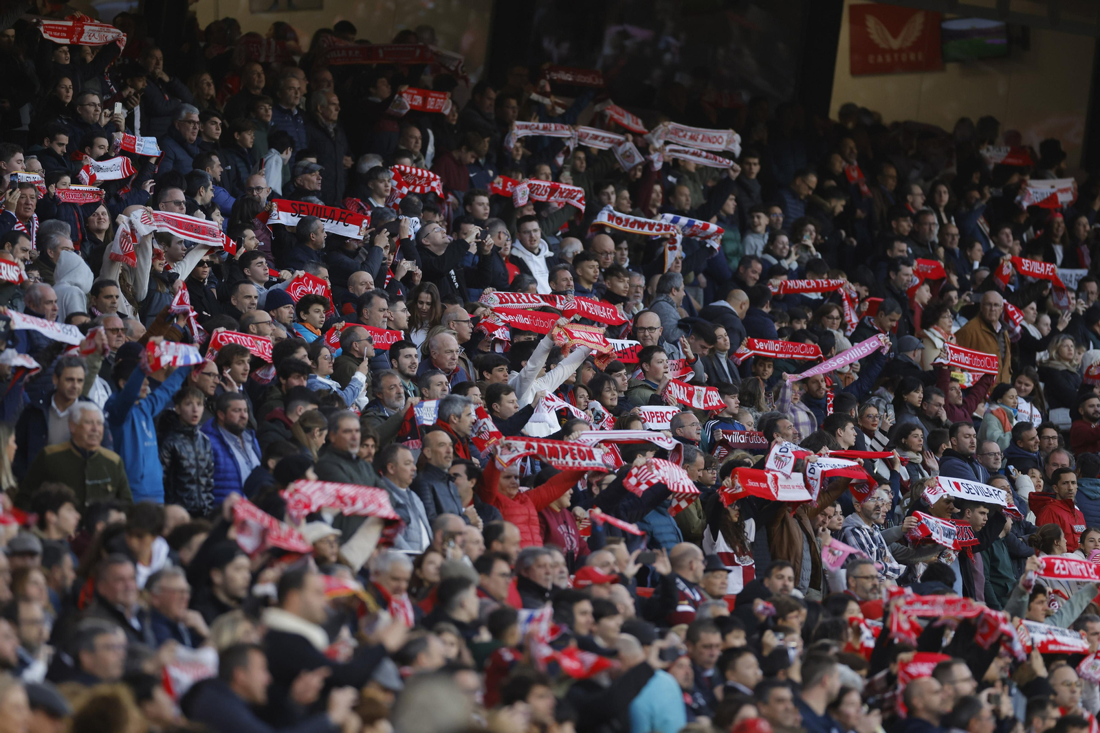 Búscate en las fotos del Sevilla-Mallorca