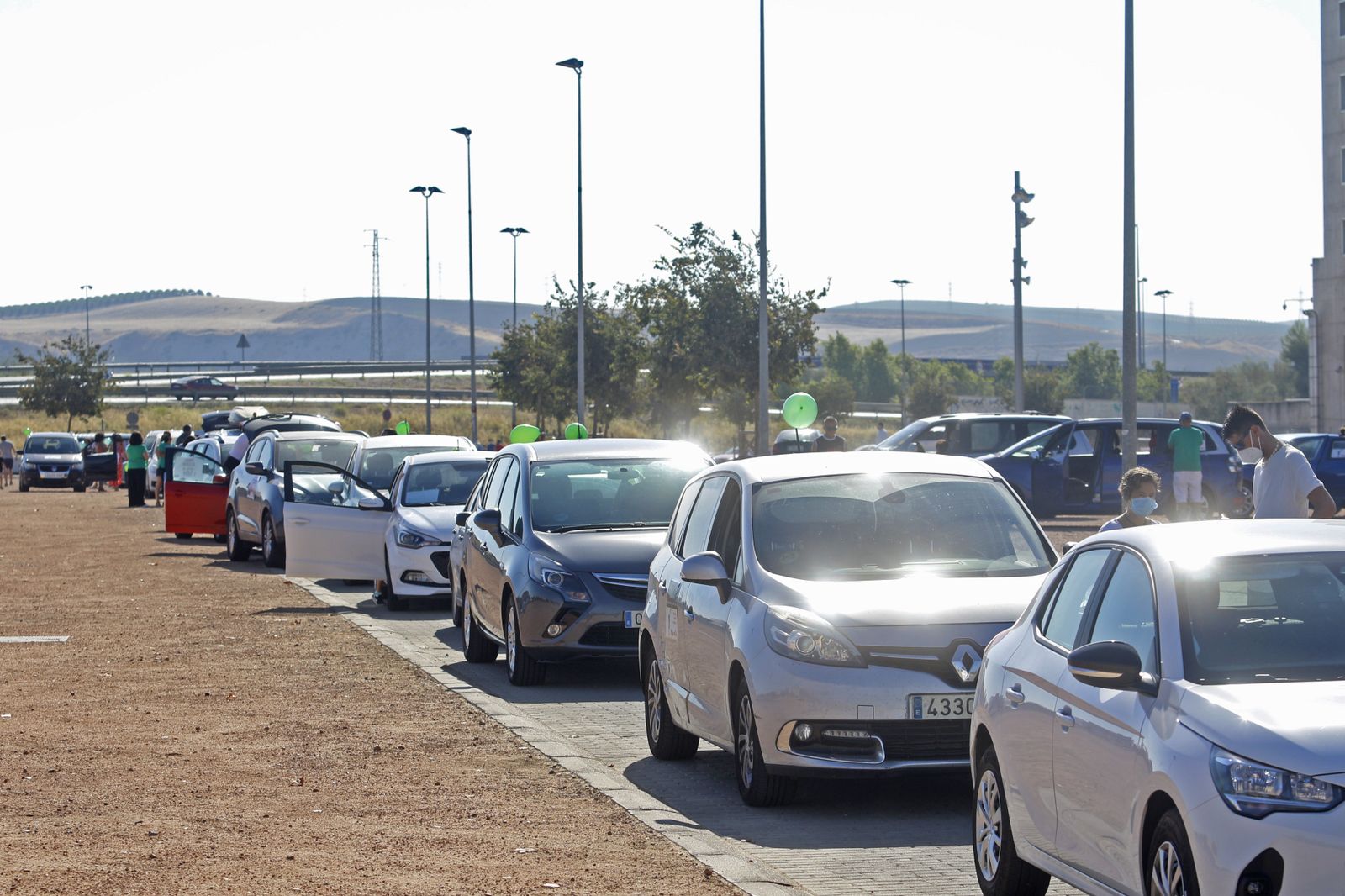 La caravana por una vuelta al cole segura en Córdoba, en fotos