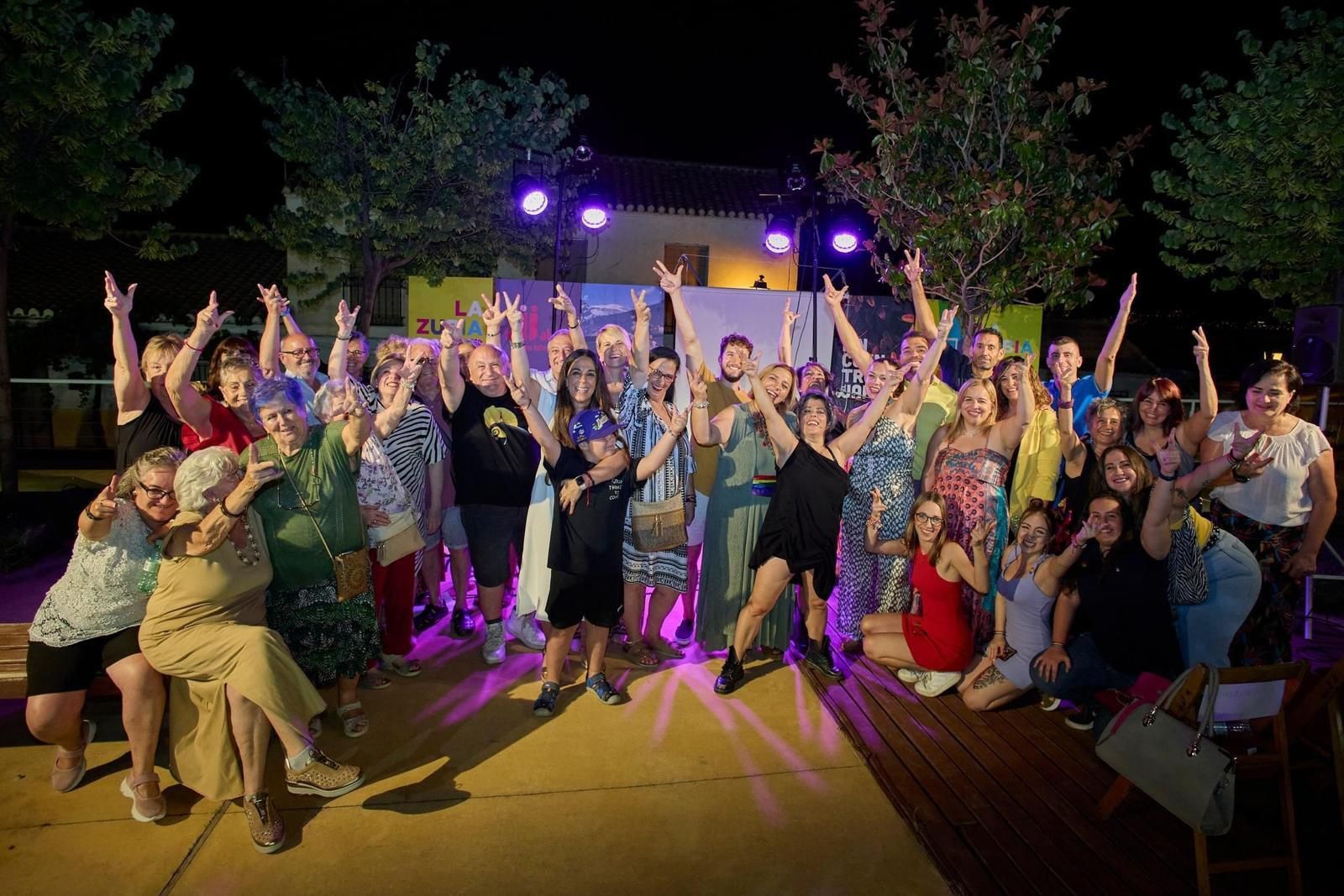 Las mujeres de La Zubia recuerdan a las víctimas de la violencia de género.