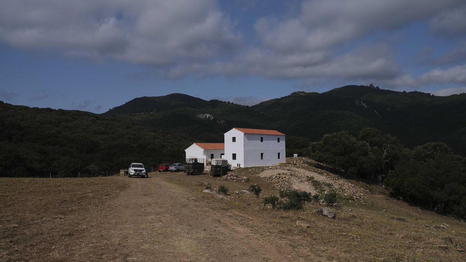 Cortijo en proceso de reforma.