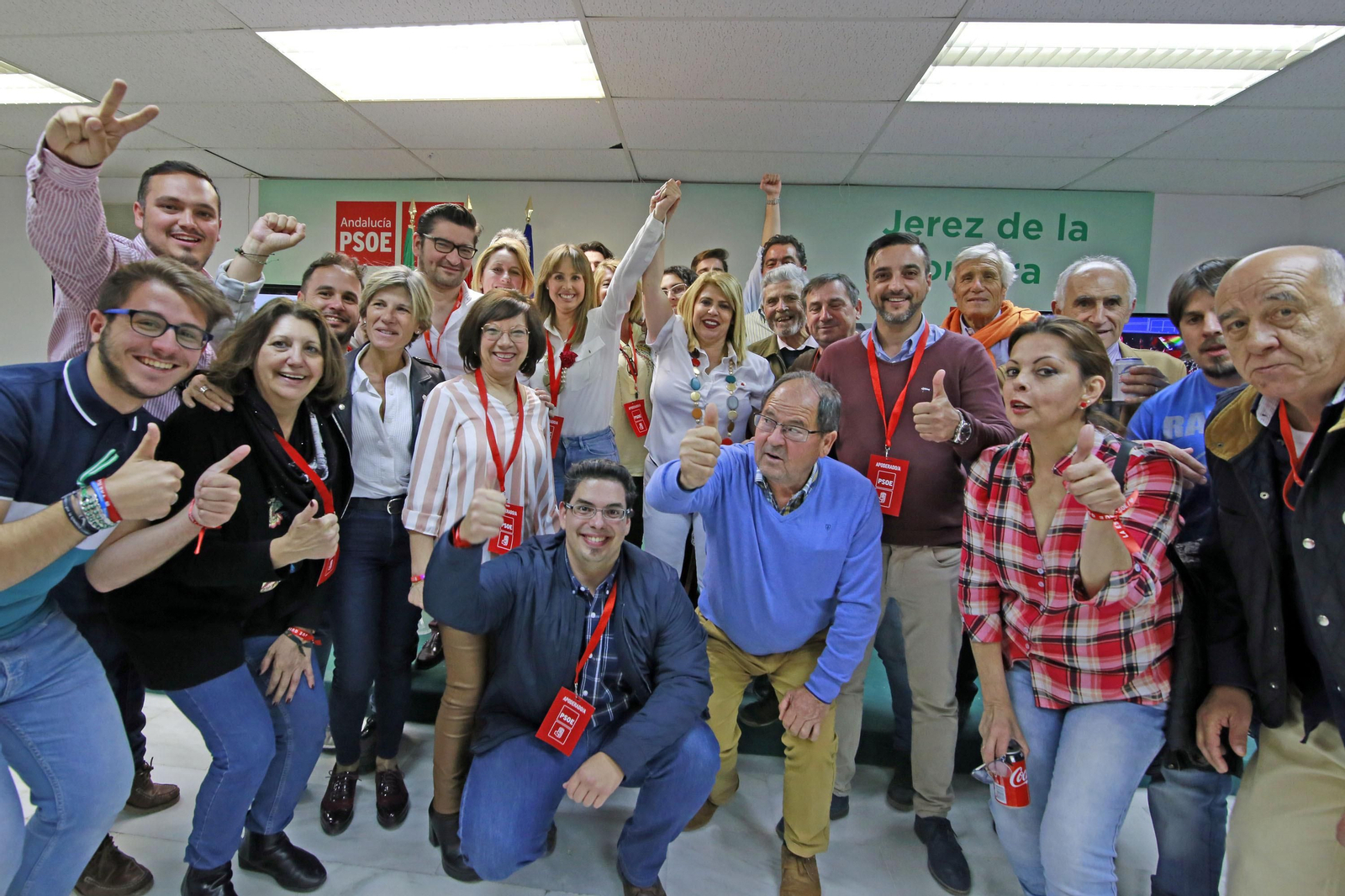 Los socialistas jerezanos celebrando la victoria electoral del 28-A