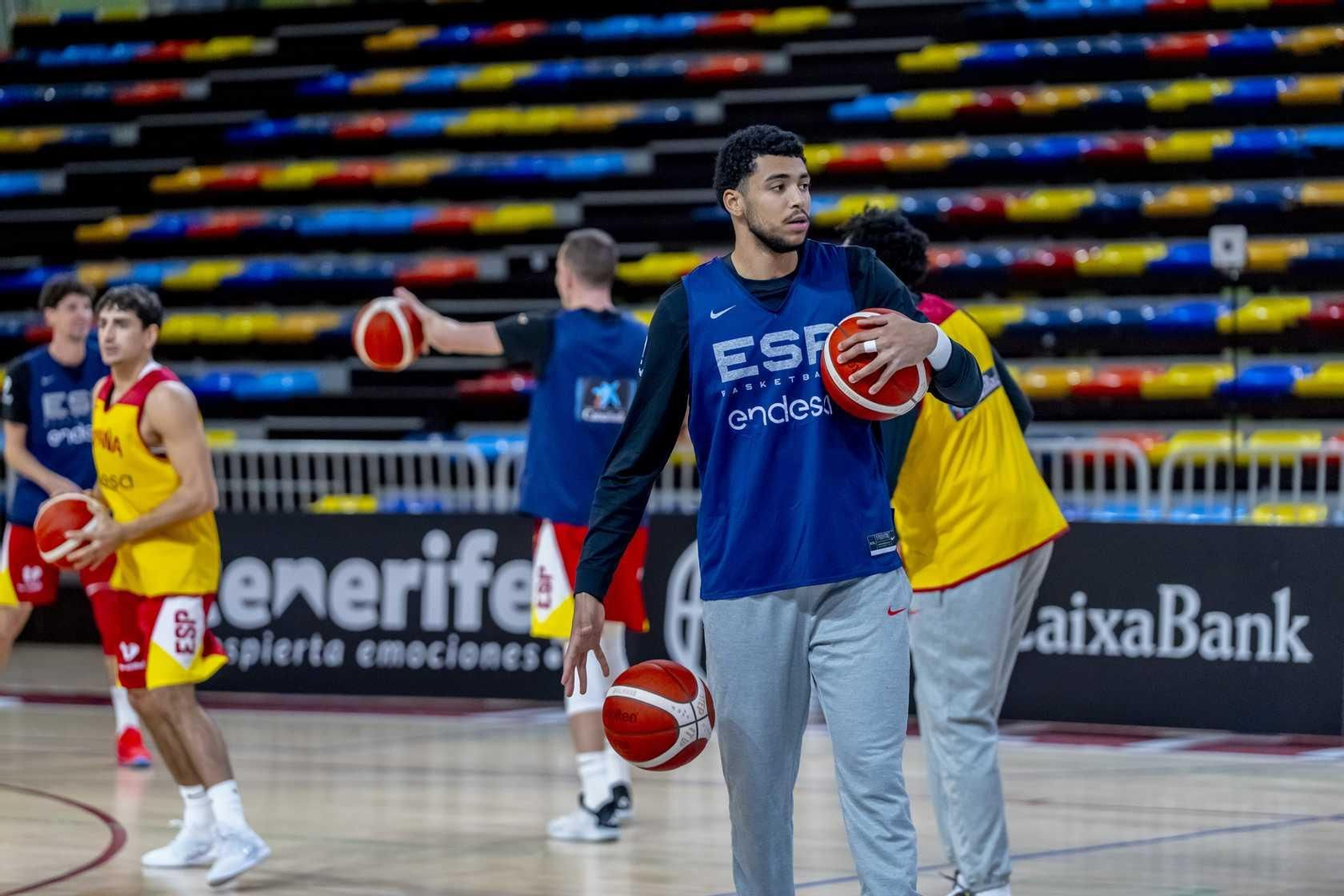 Alberto Díaz, Francis Alonso y Paco Aurioles, en la primera España de Chus Mateo
