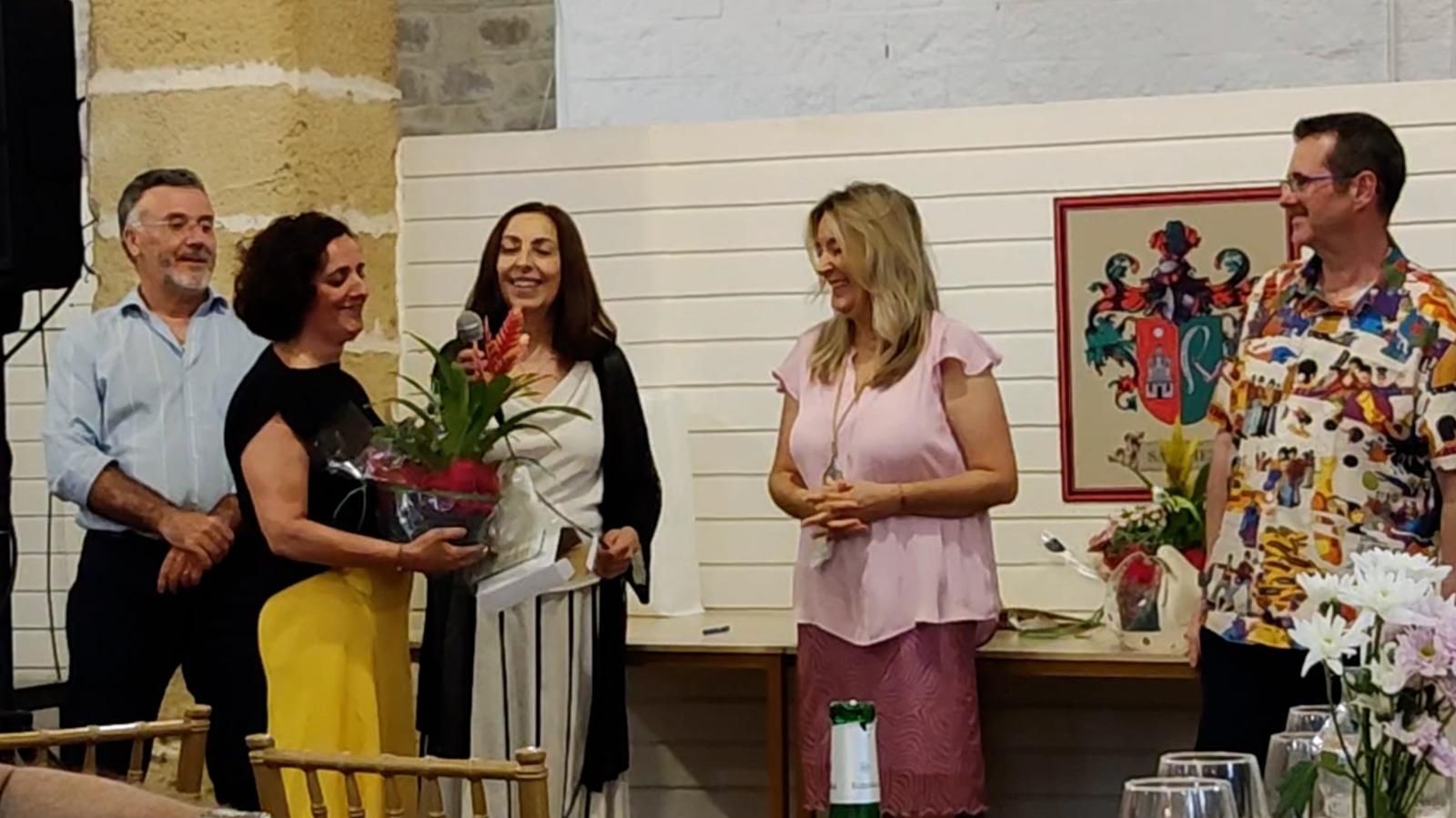 Un momento del homenaje a Mari Carmen Gómez y Mari Luz Simón.