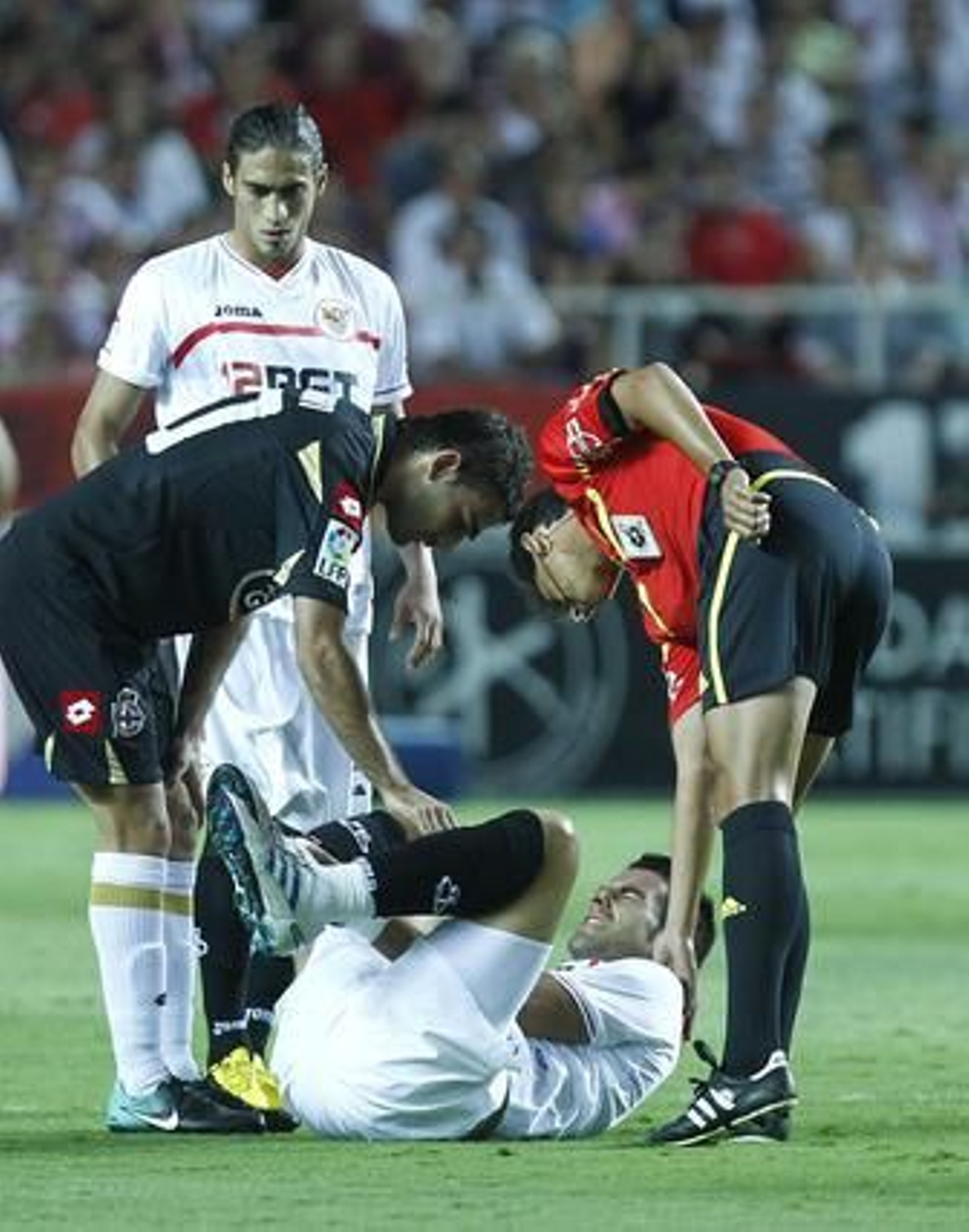 El Sevilla no puede superar al Deportivo de la Couruña en el Sánchez Pizjuán. / Antonio Pizarro