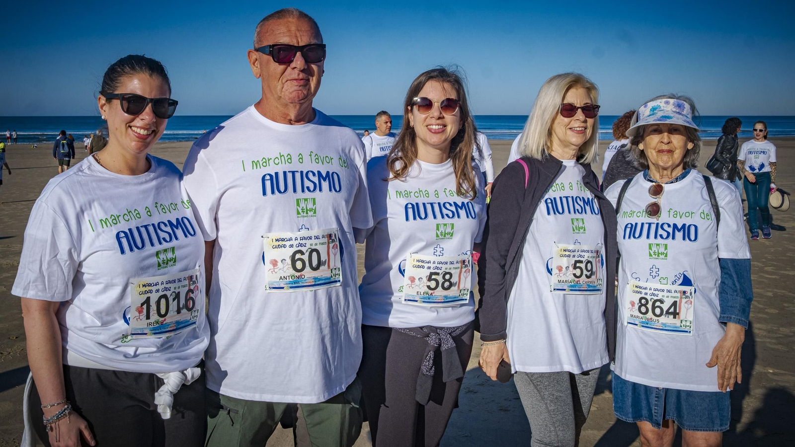 Búscate entre las imágenes de la  ‘I Marcha a favor del autismo’ en Cádiz