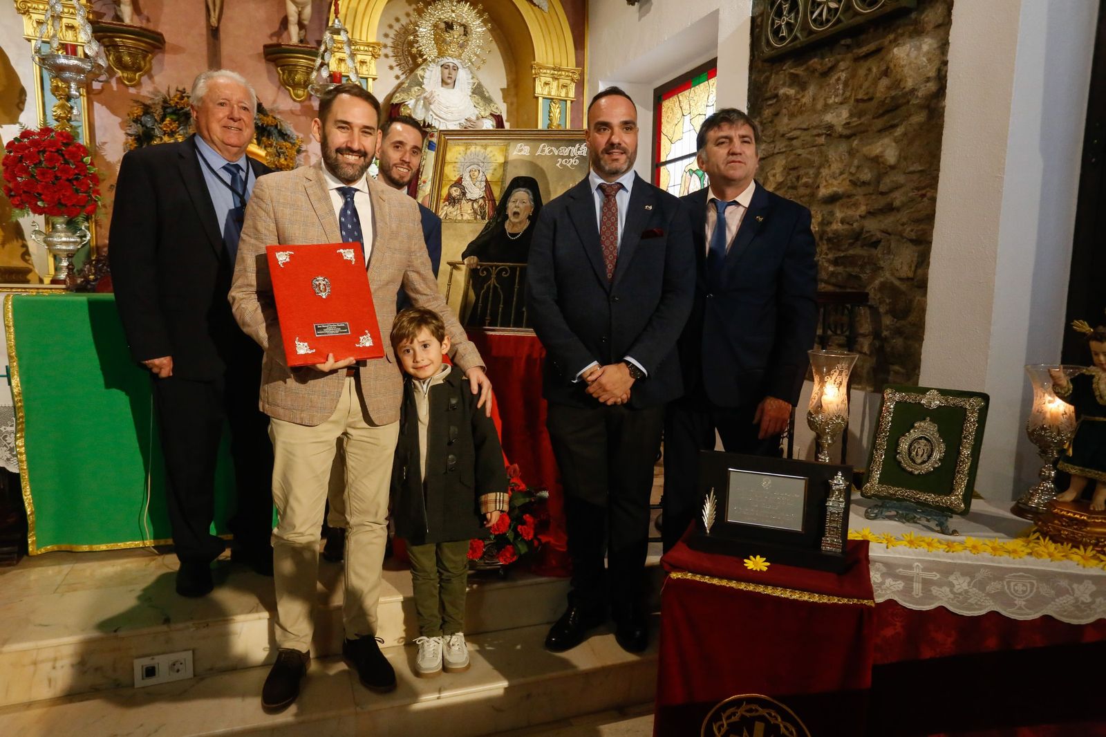 Las fotografías de la presentación del cartel de Valentín Rivera para la tertulia cofrade La Levantá